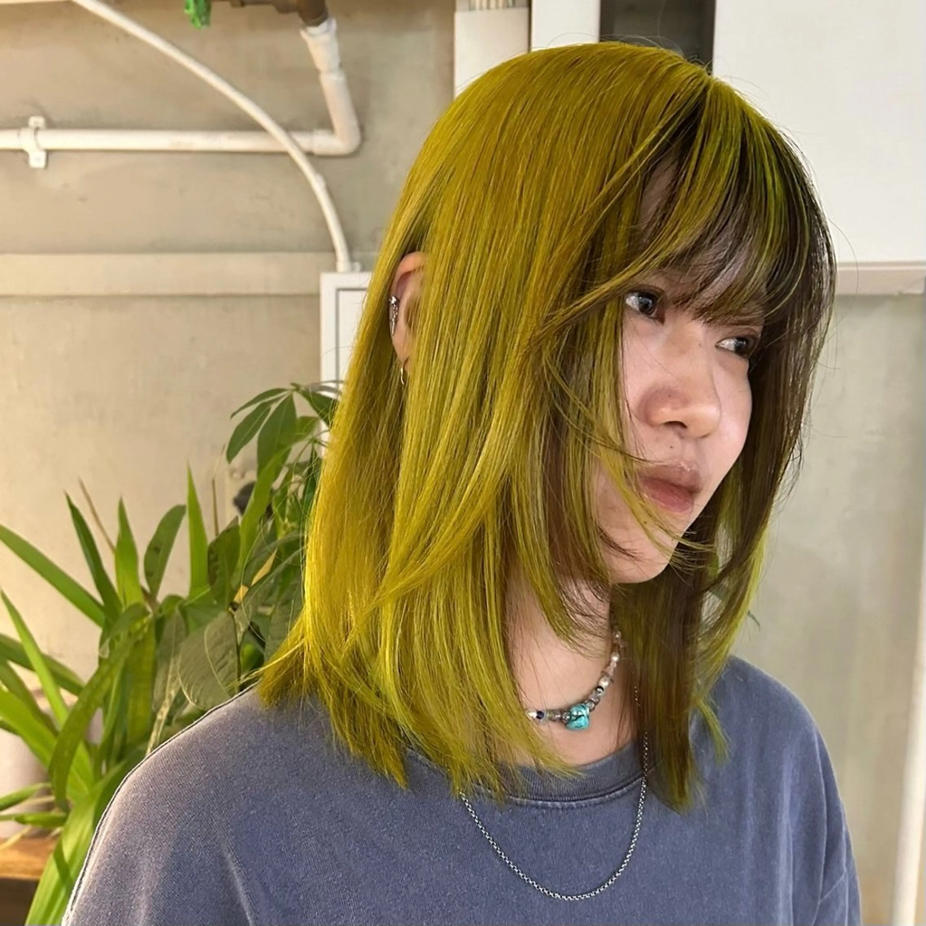 セミロング カラー ヘアカラー トリートメント ボブハイトーン🦖 デザインMAMIのヘアスタイル