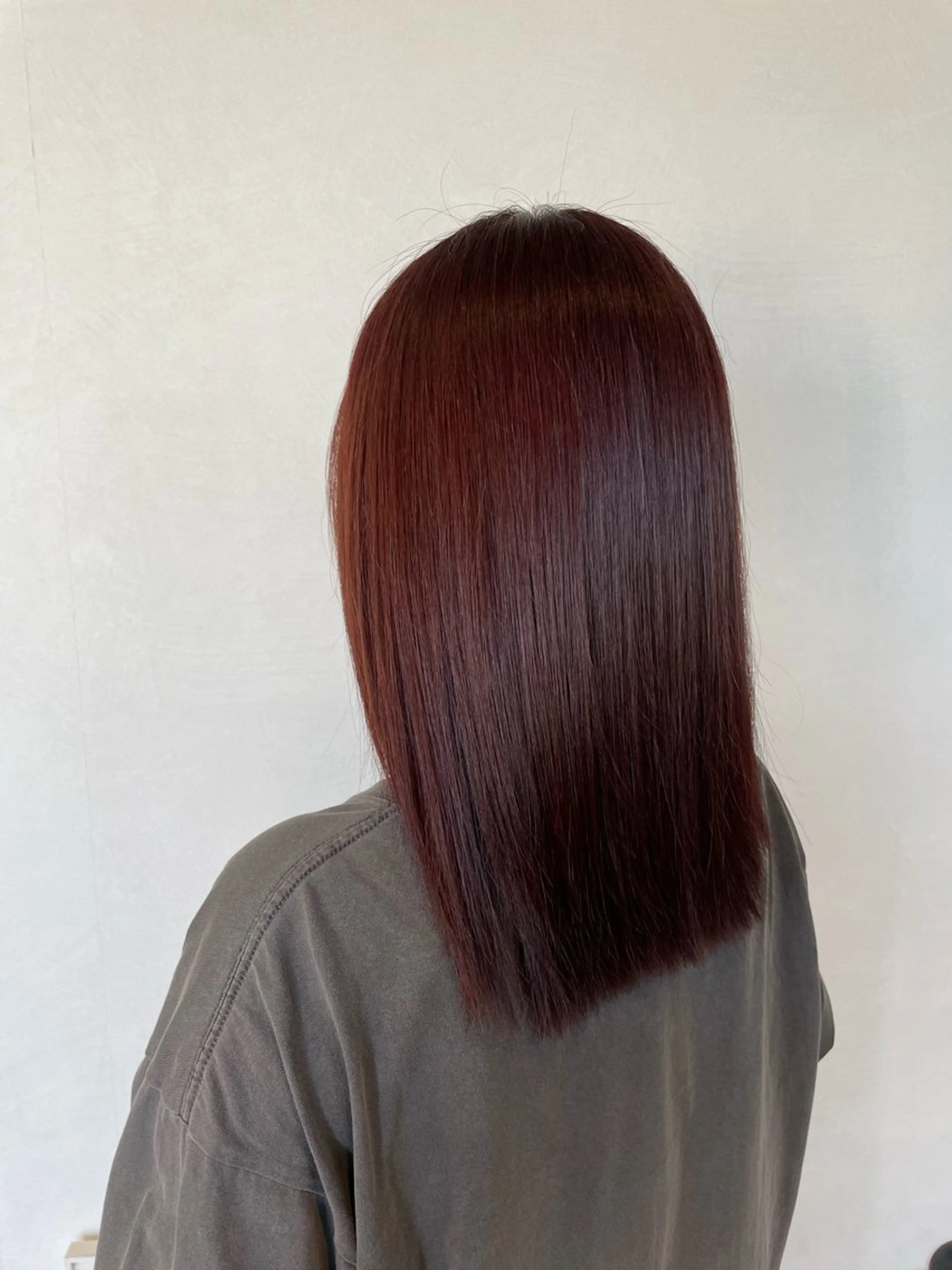 ミディアム 宮崎 由梨のヘアスタイル