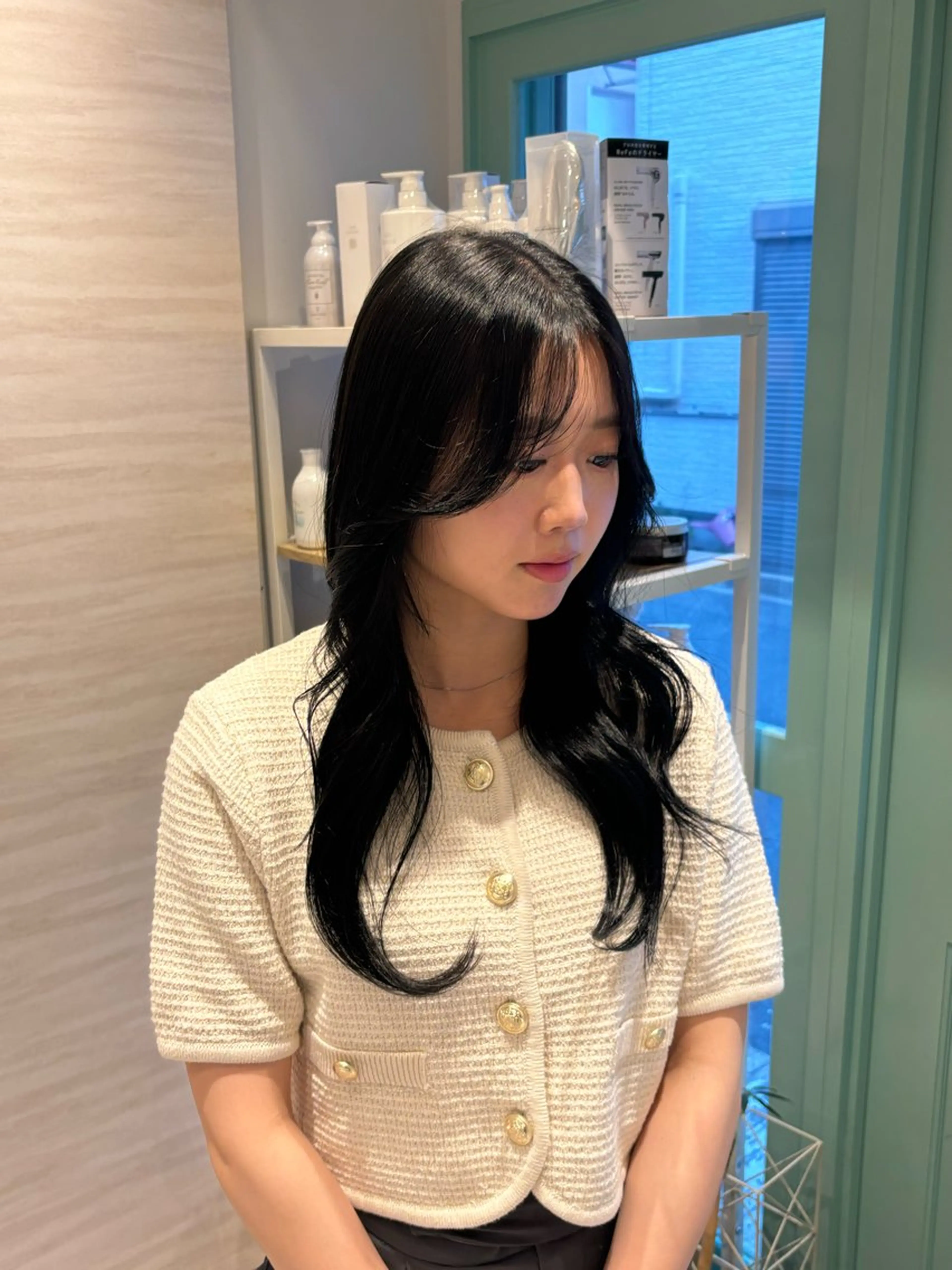 ロング カラー 黒髪 ブルーカラー ブルーブラック Ｆ.まひろ🎀 暖色カラー／ベージュのヘアスタイル