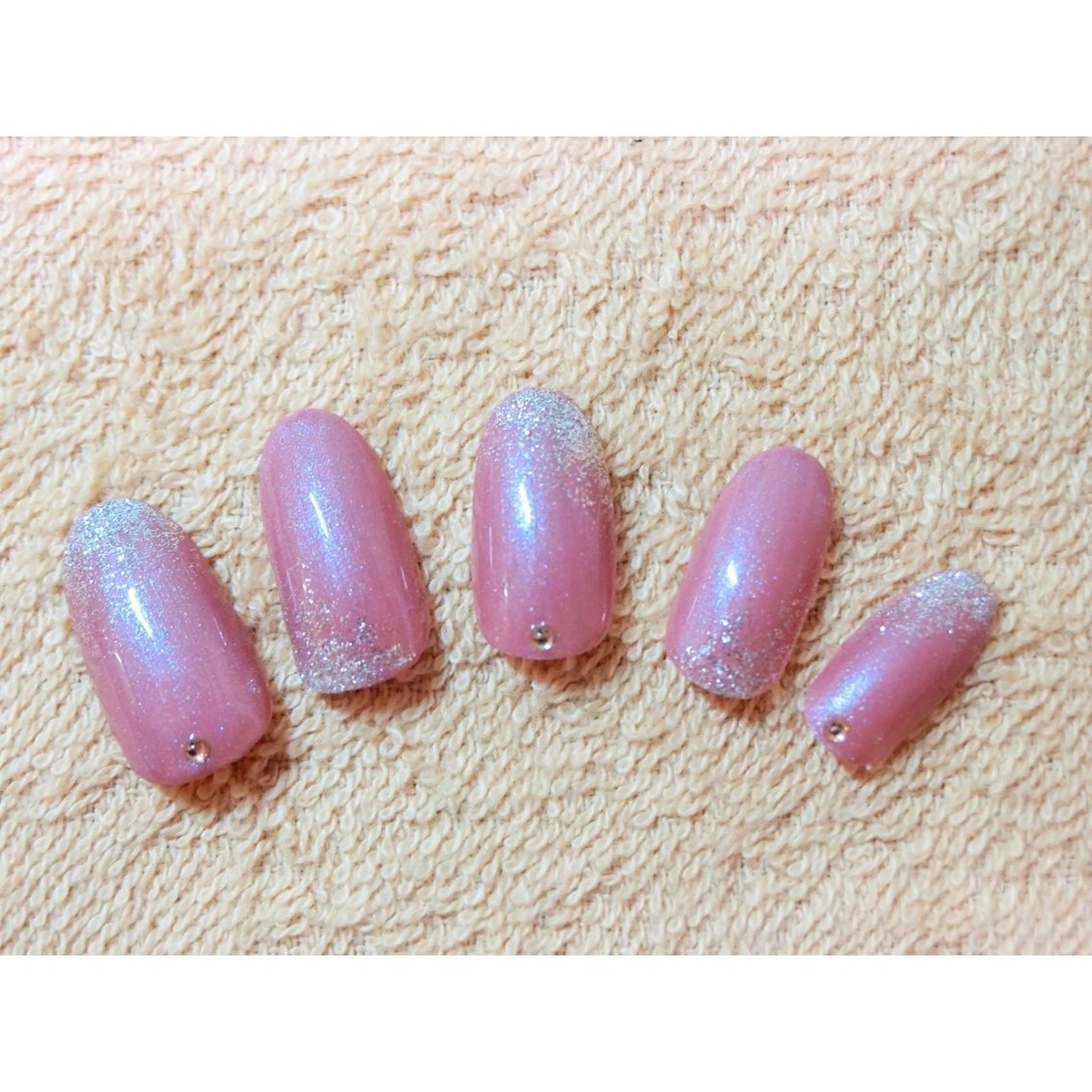 ネイル シンプルネイル 痛ネイル/ワンホン/ フィルイン/長さだしのネイルデザイン