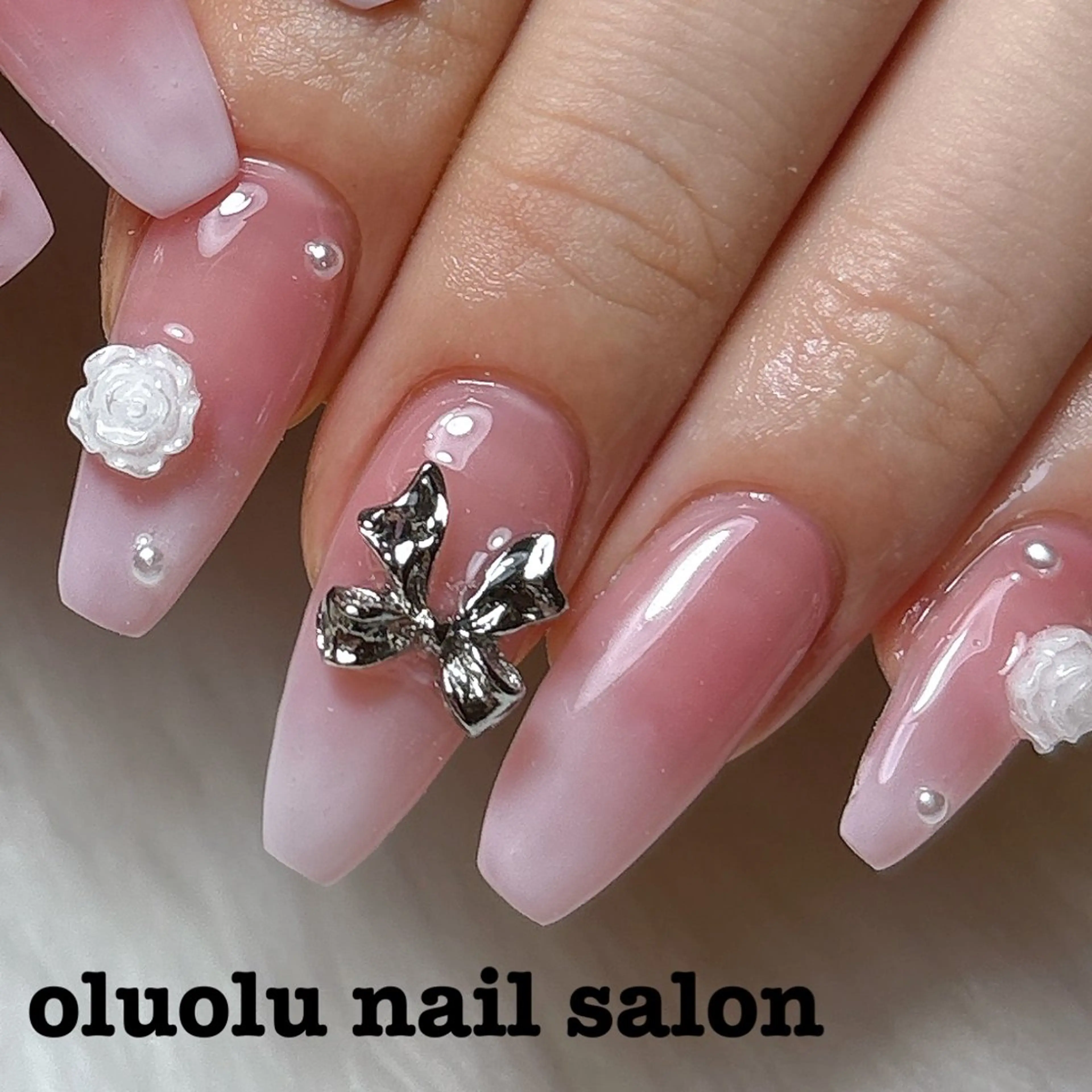 ネイル チークネイル 春ネイル ワンホンネイル oluolu nailsalonのネイルデザイン