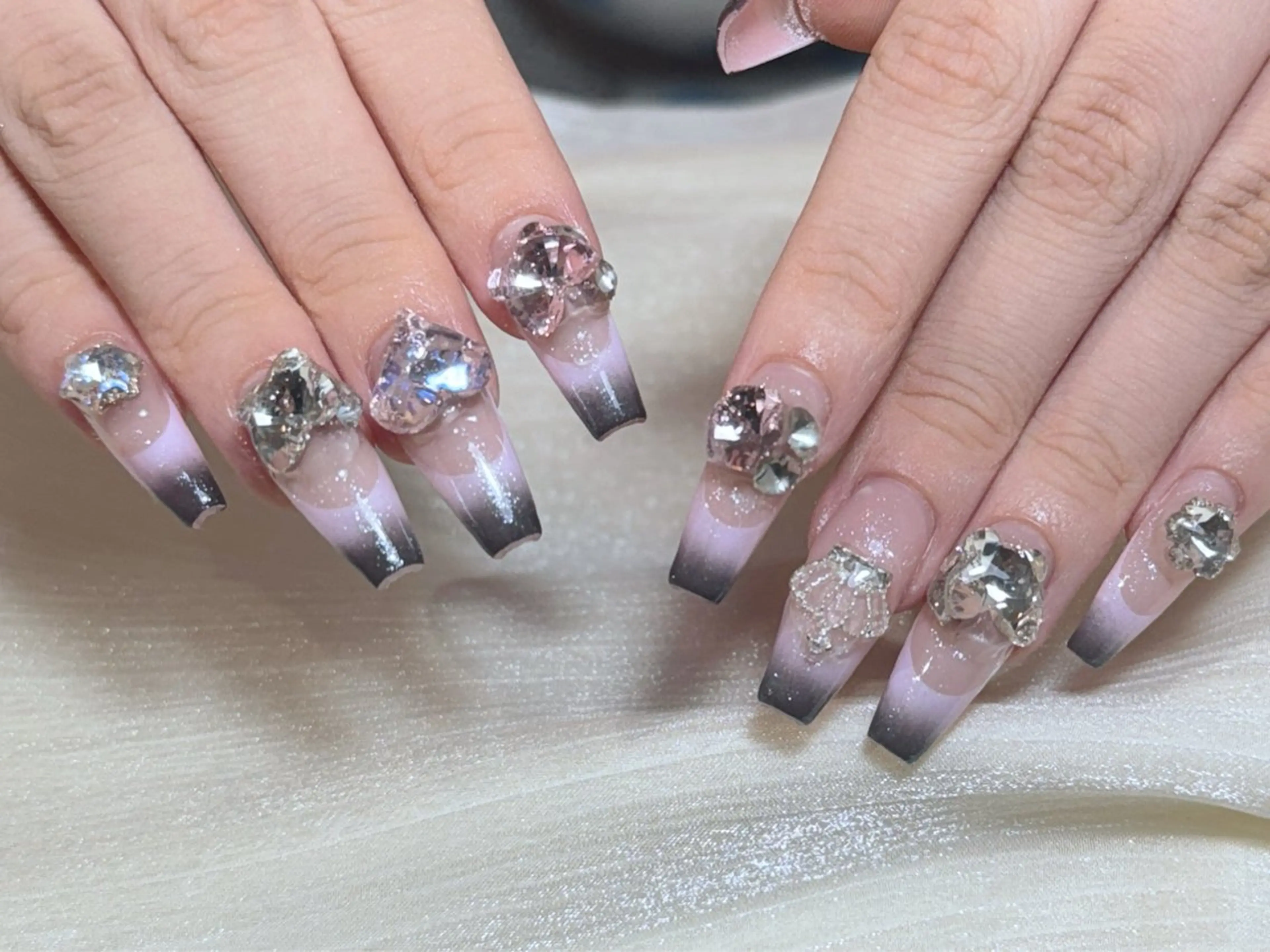 ロング ハンドネイル み ゆのネイルデザイン