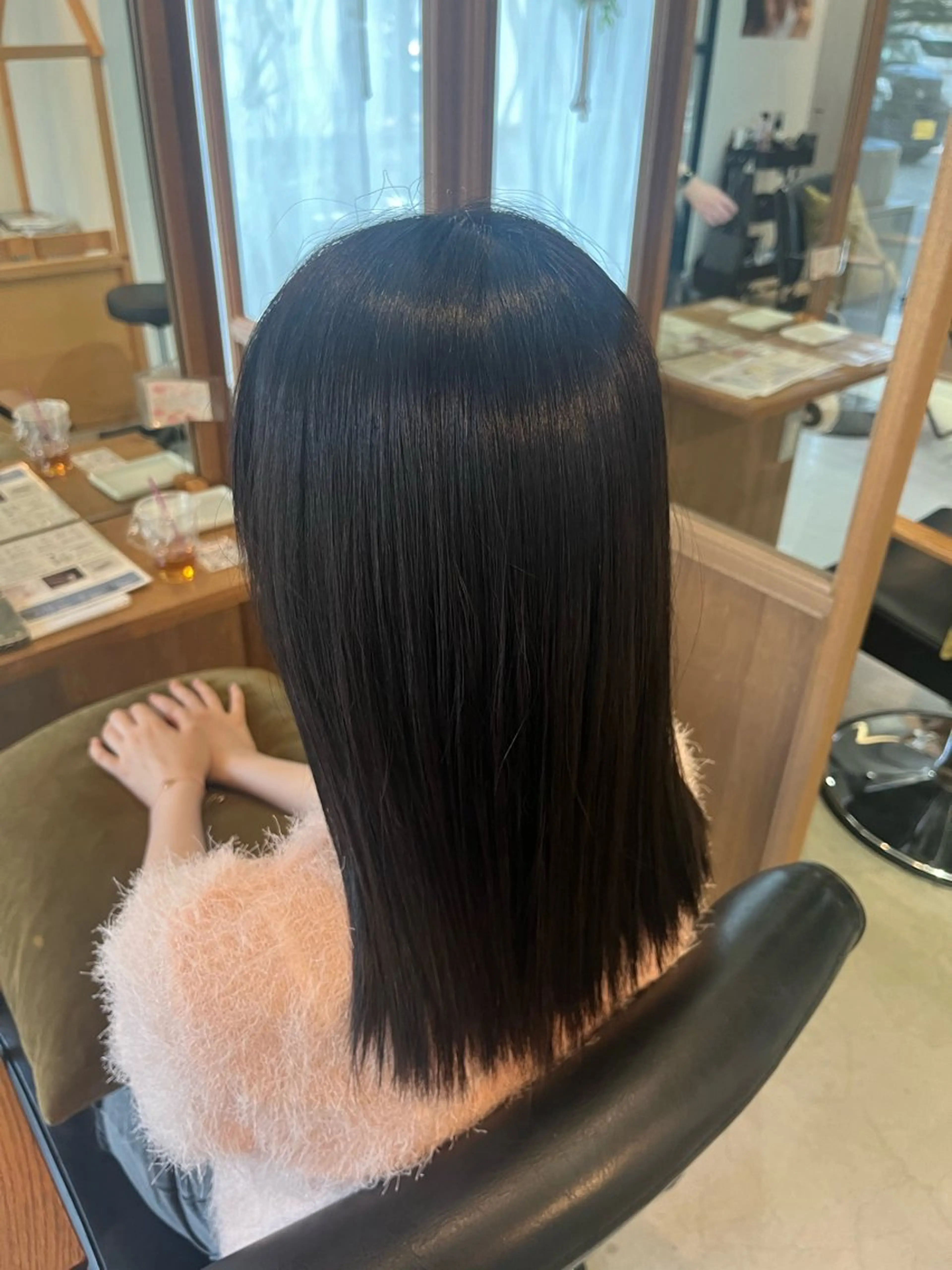 ミディアム カラー FERIA池田 神原萌花のヘアスタイル