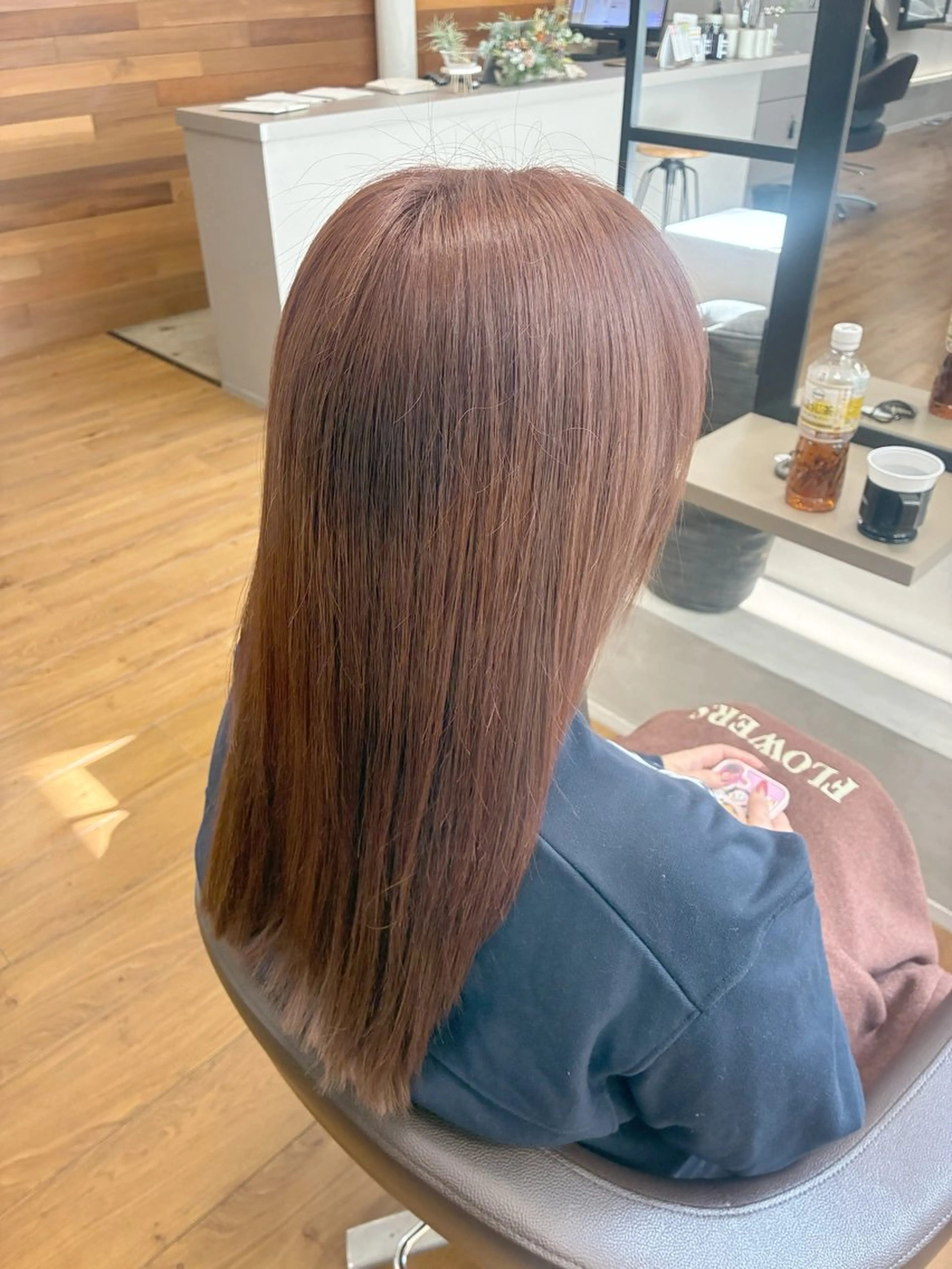 ロング ヘアカラー 石川 菜月のヘアスタイル