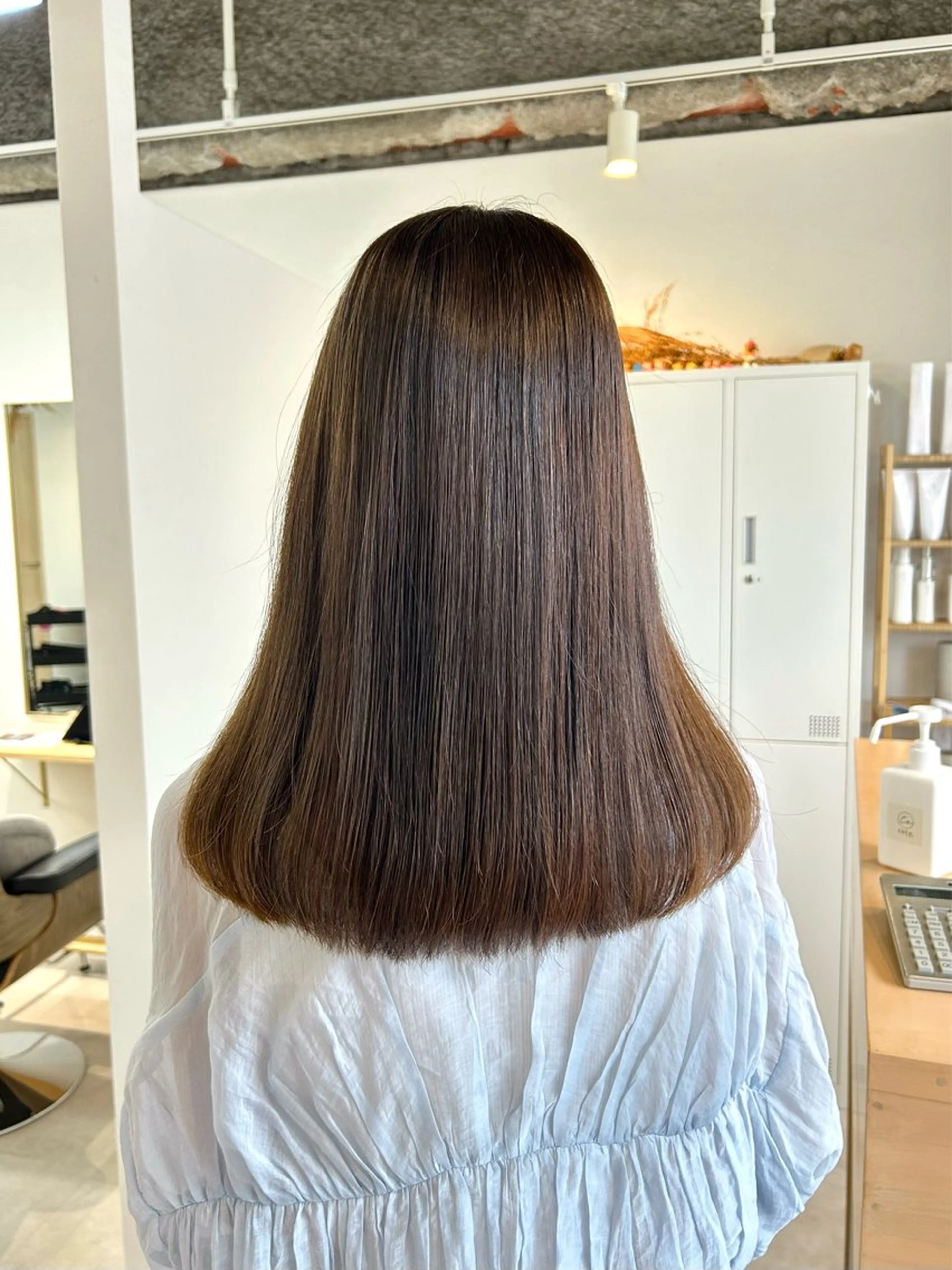 セミロング カラー オリーブカラー カット ヘアカラー トリートメント 韓国ボブ/レイヤー/ ハイトーン/まなみのヘアスタイル