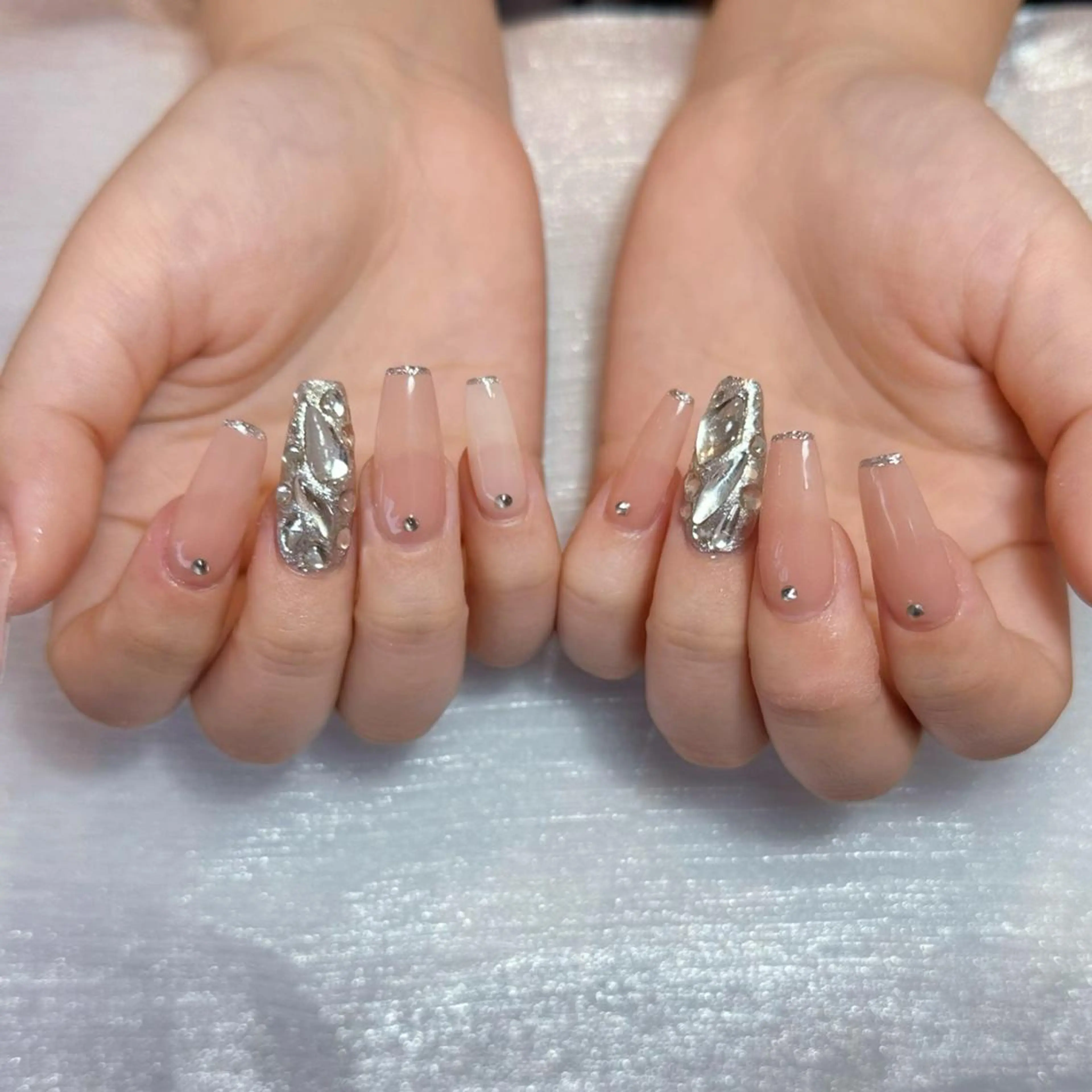 ネイル アートネイル オーロラネイル ガーリー キラキラネイル 韓国ネイル ハンドネイル Diamond NAIL✨のネイルデザイン