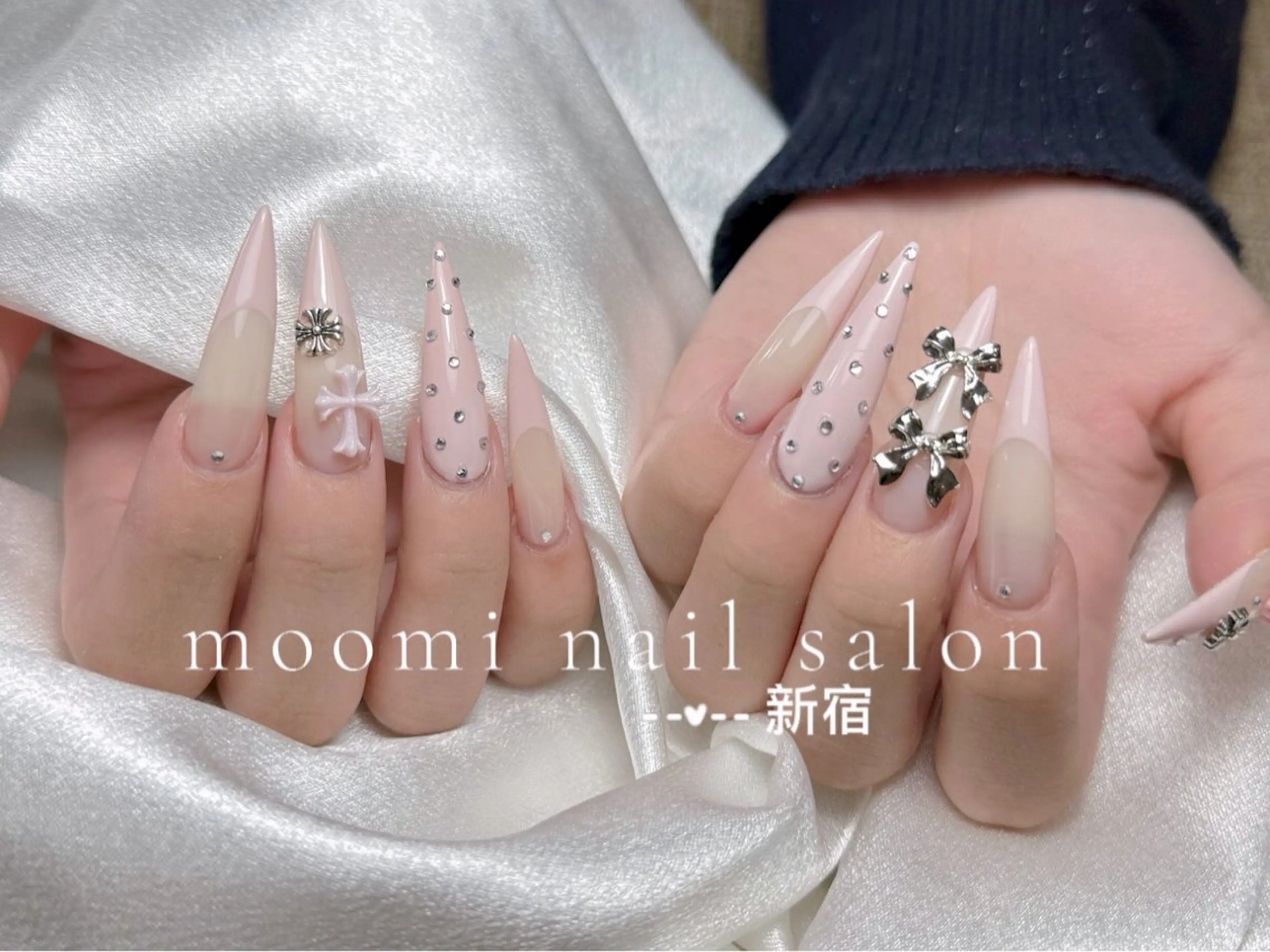 ネイル チークネイル フレンチネイル ジェルネイル グラデーション ハート ハンドネイル moomi nail スカルプ専門のネイルデザイン