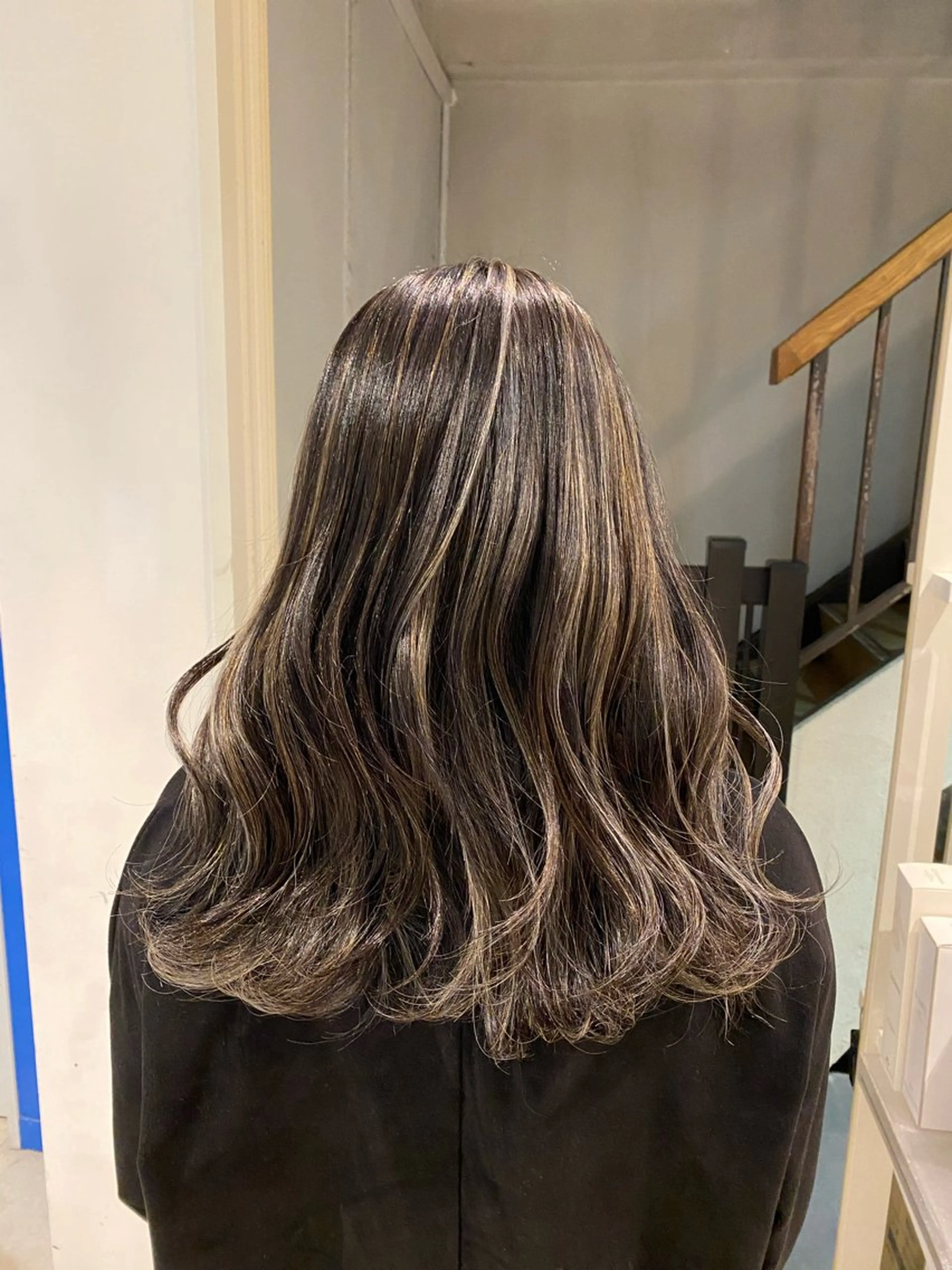 セミロング カラー ハイライトカラー ハイライト ヘアカラー トリートメント 🌈評価No.1🌈 艶髪カラー❌エクステのヘアスタイル