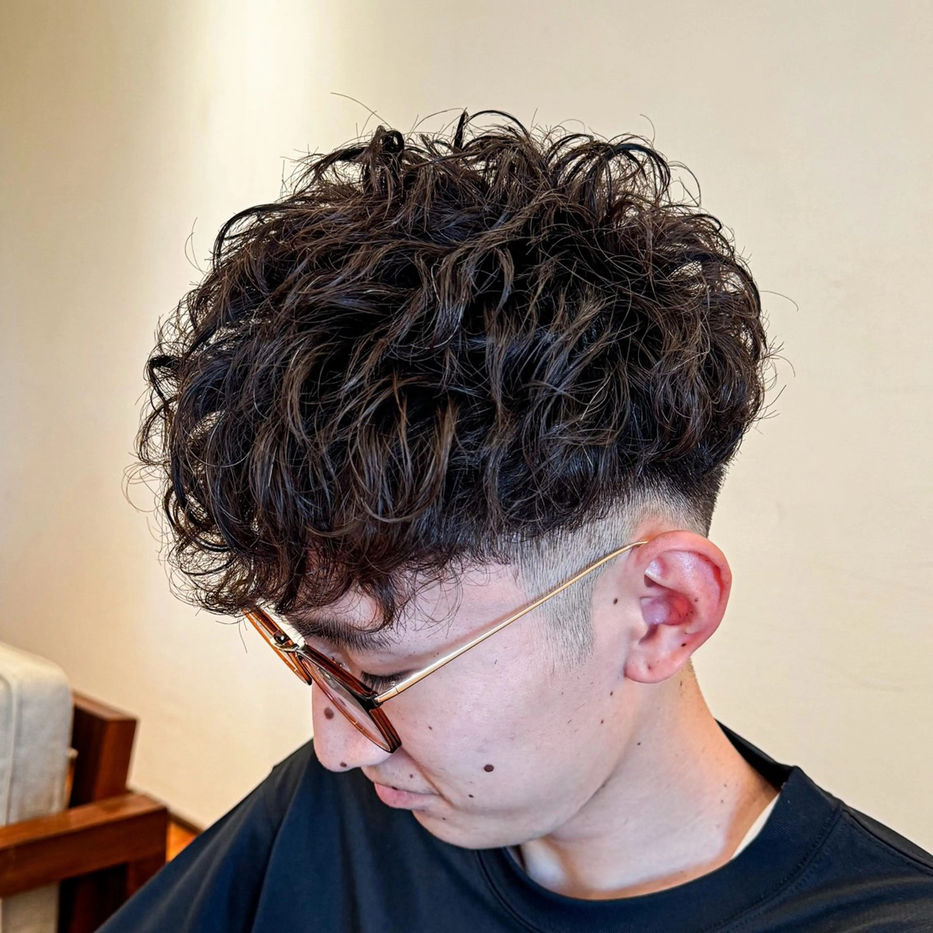 ショート パーマ メンズ スペインカール カット パーマ 吉田 新平のヘアスタイル