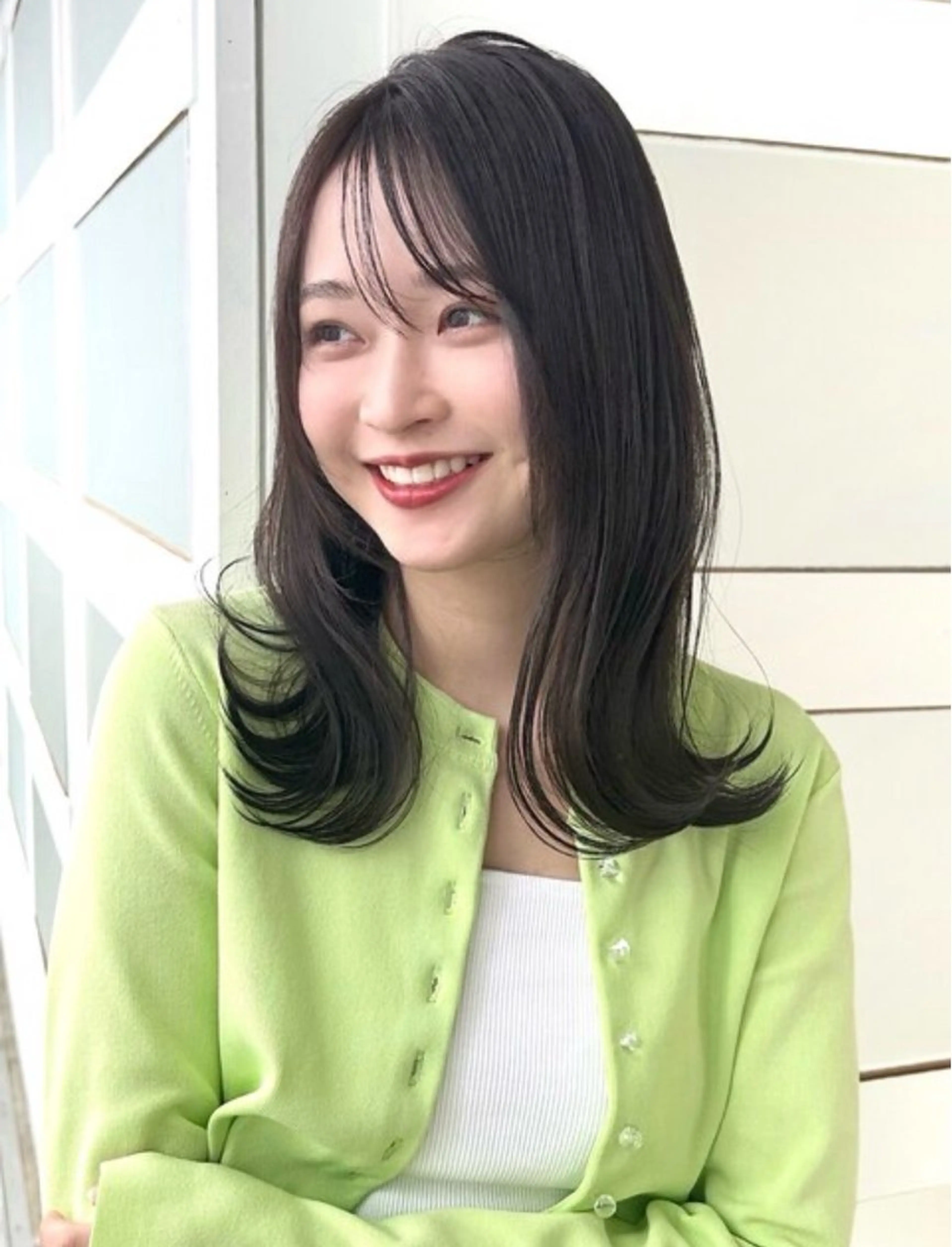 セミロング カラー くびれヘア レイヤーカット 小顔カット カット カット無料｜レイヤー カット｜韓国モテへアのヘアスタイル