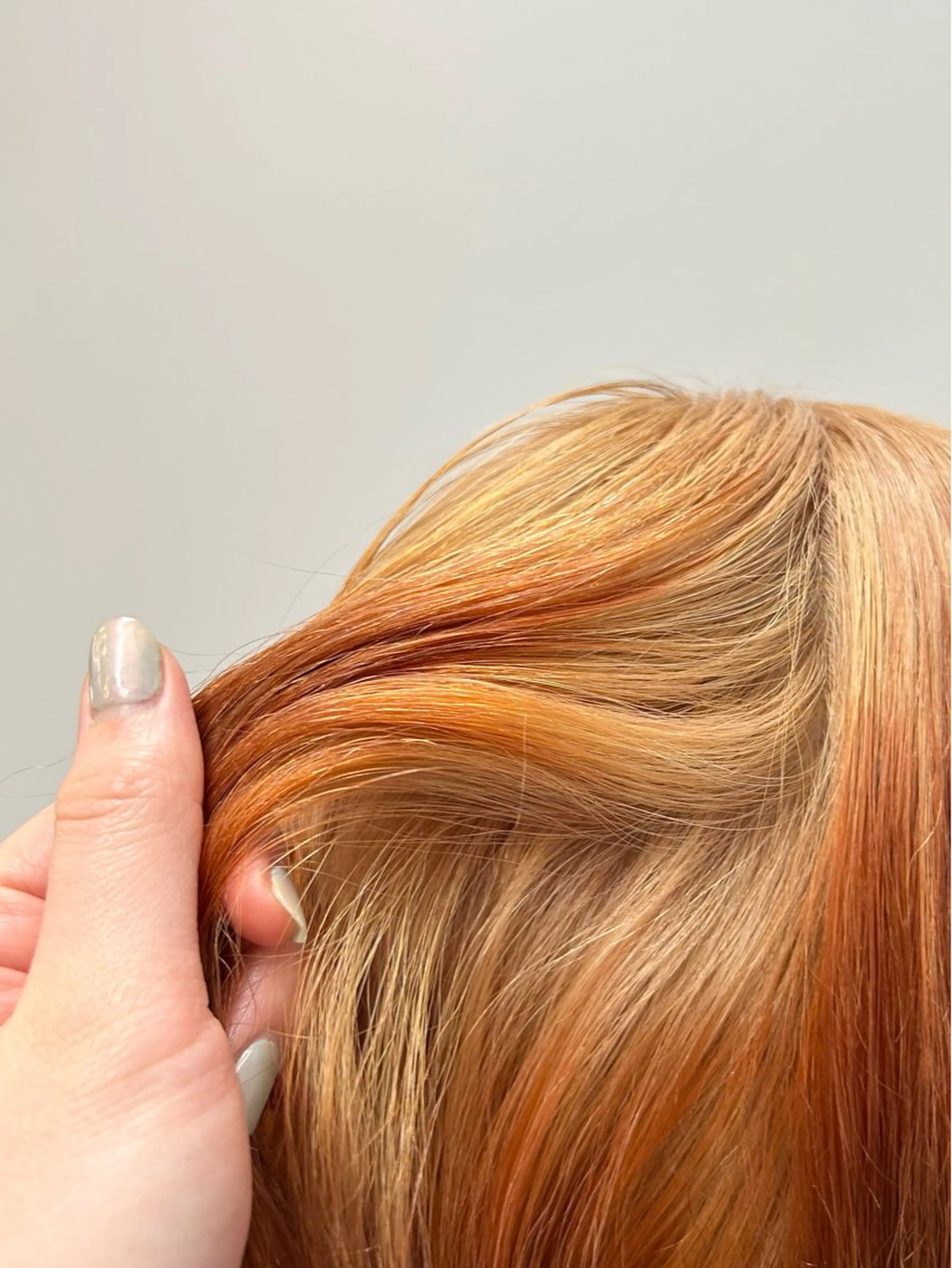 カラー ブリーチ オレンジ ヘアカラー ROCCOeast Rukaのヘアスタイル