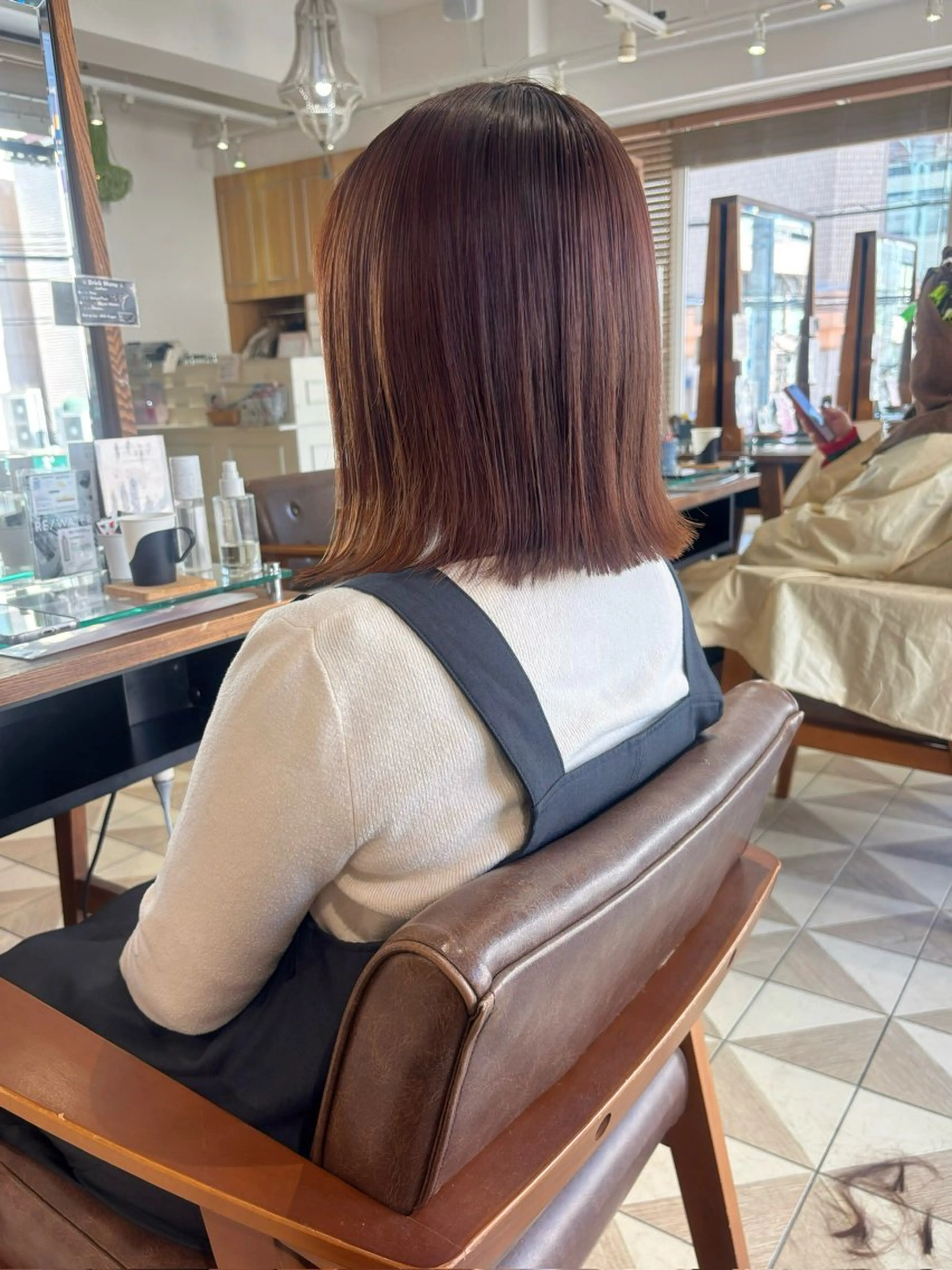 ミディアム カラー カット ヘアカラー トリートメント 齋藤 咲のヘアスタイル