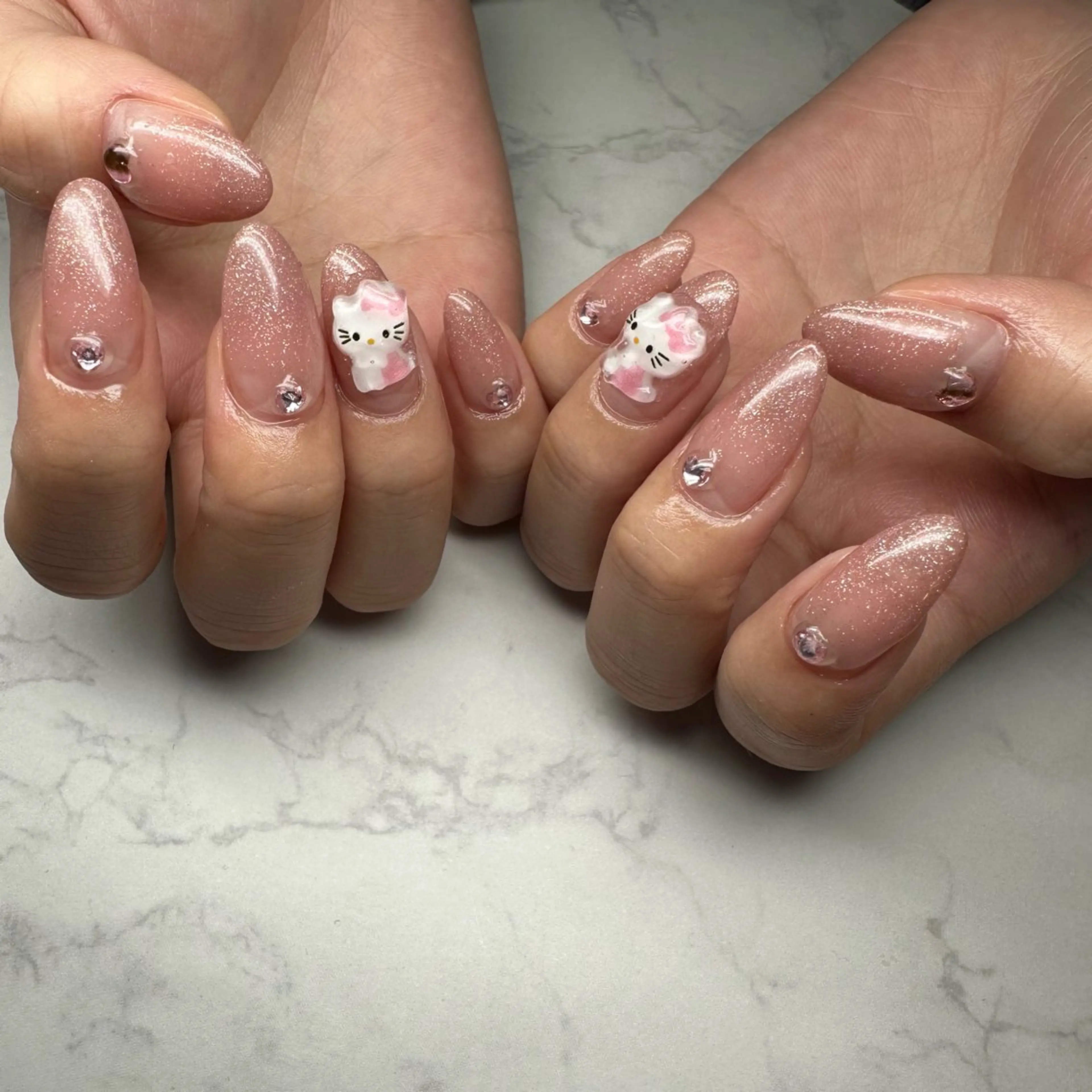 ネイル グラデーション ストーンネイル 369所属・🐕 369のネイルデザイン