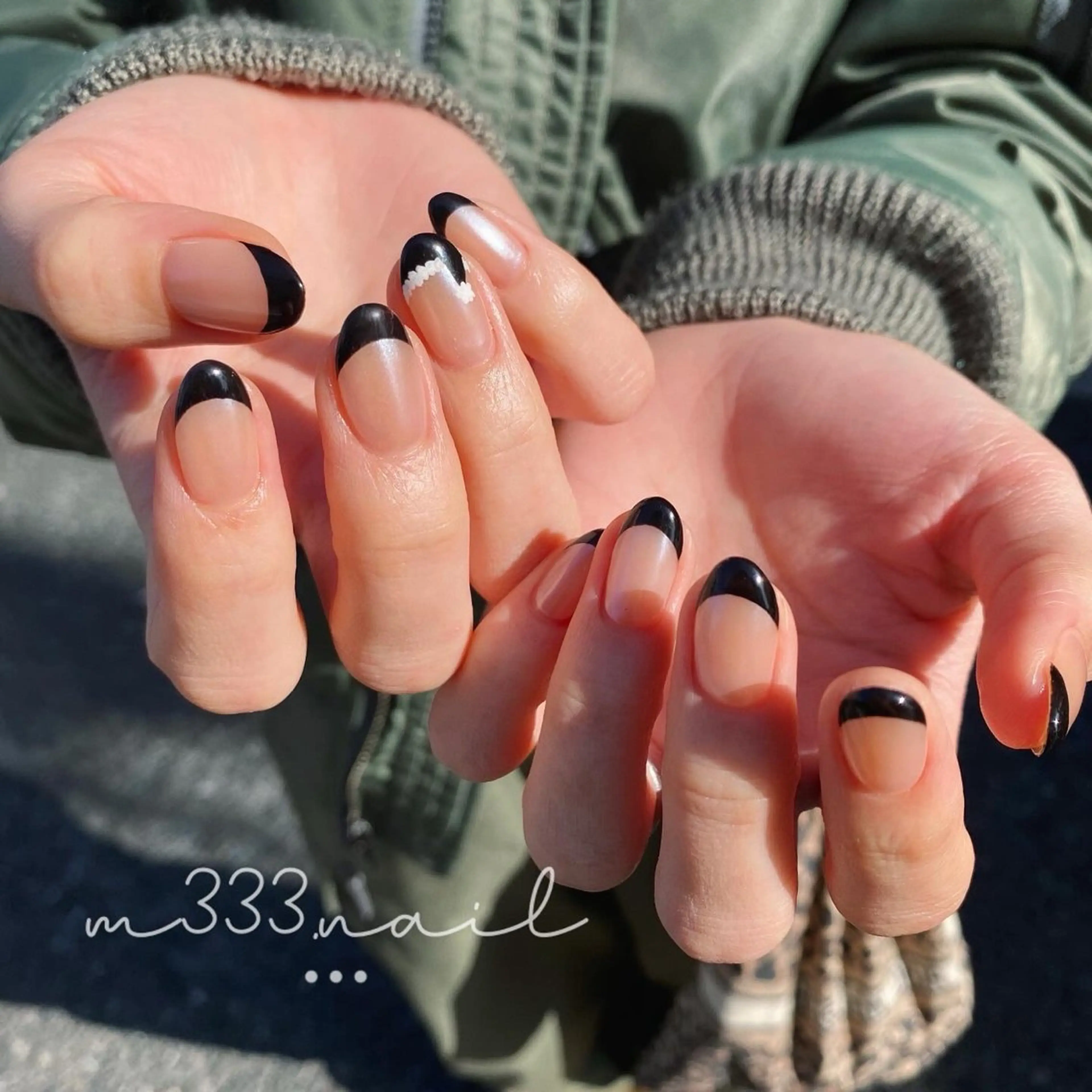 ネイル オーロラネイル フレンチネイル 冬ネイル クリスマス ハンドネイル hair MILE.所属・MILE. mukonosouのネイルデザイン