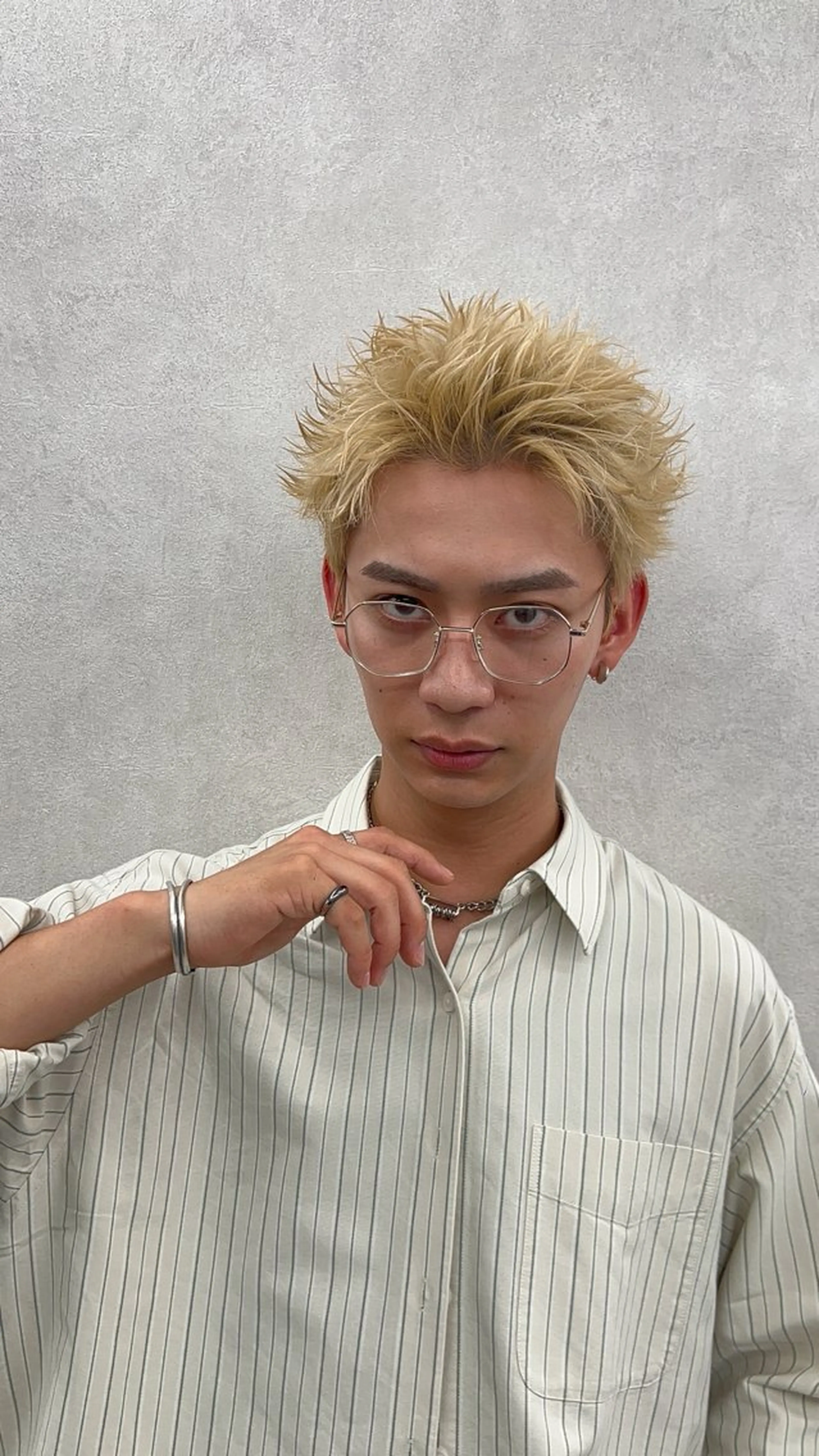 ショート カラー メンズ メンズパーマ スパイキーショート ショートヘア ヘアカラー フェザーパーマ✨️ スパイキーショートのヘアスタイル