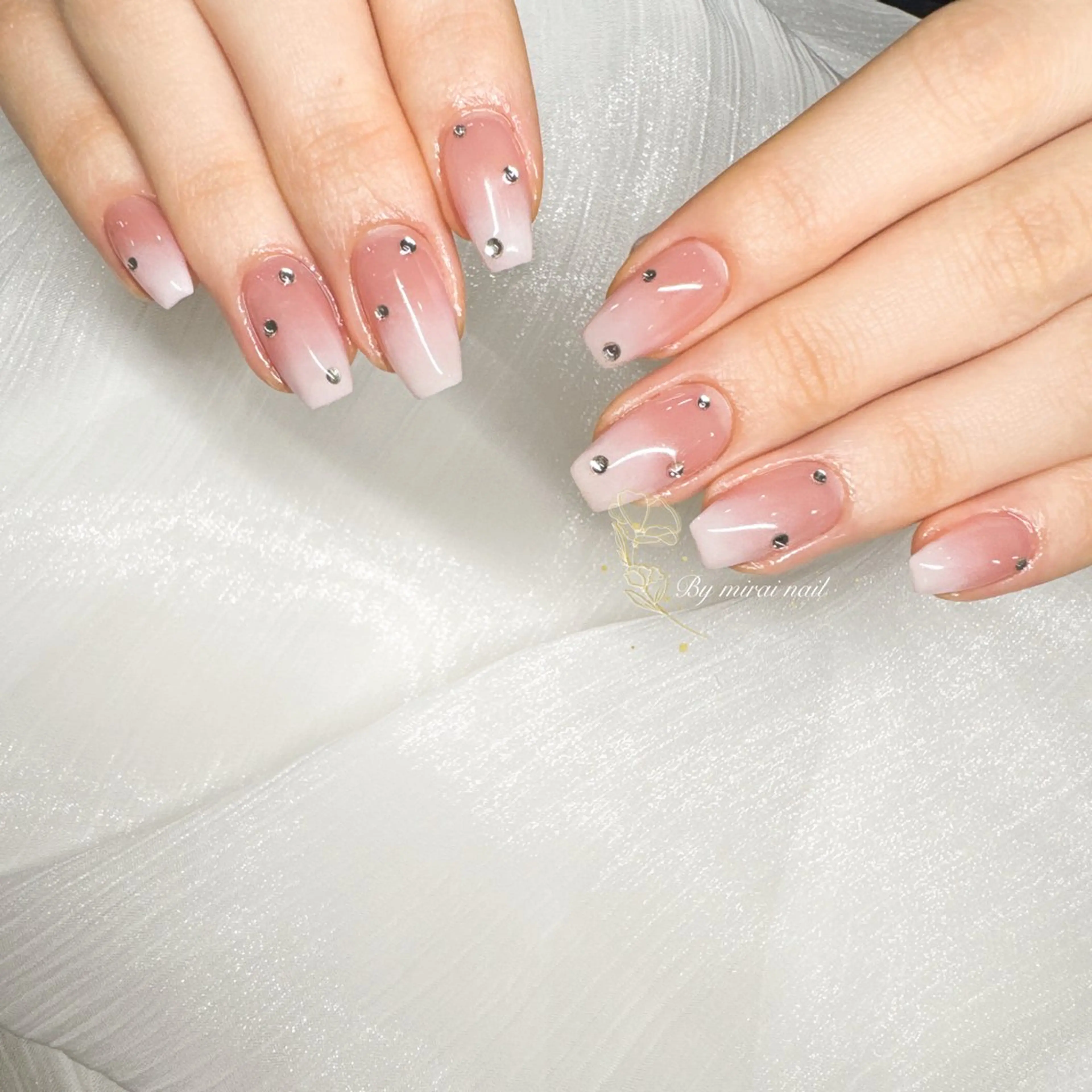 ネイル ネイルサロン 9Carats神田のネイルデザイン