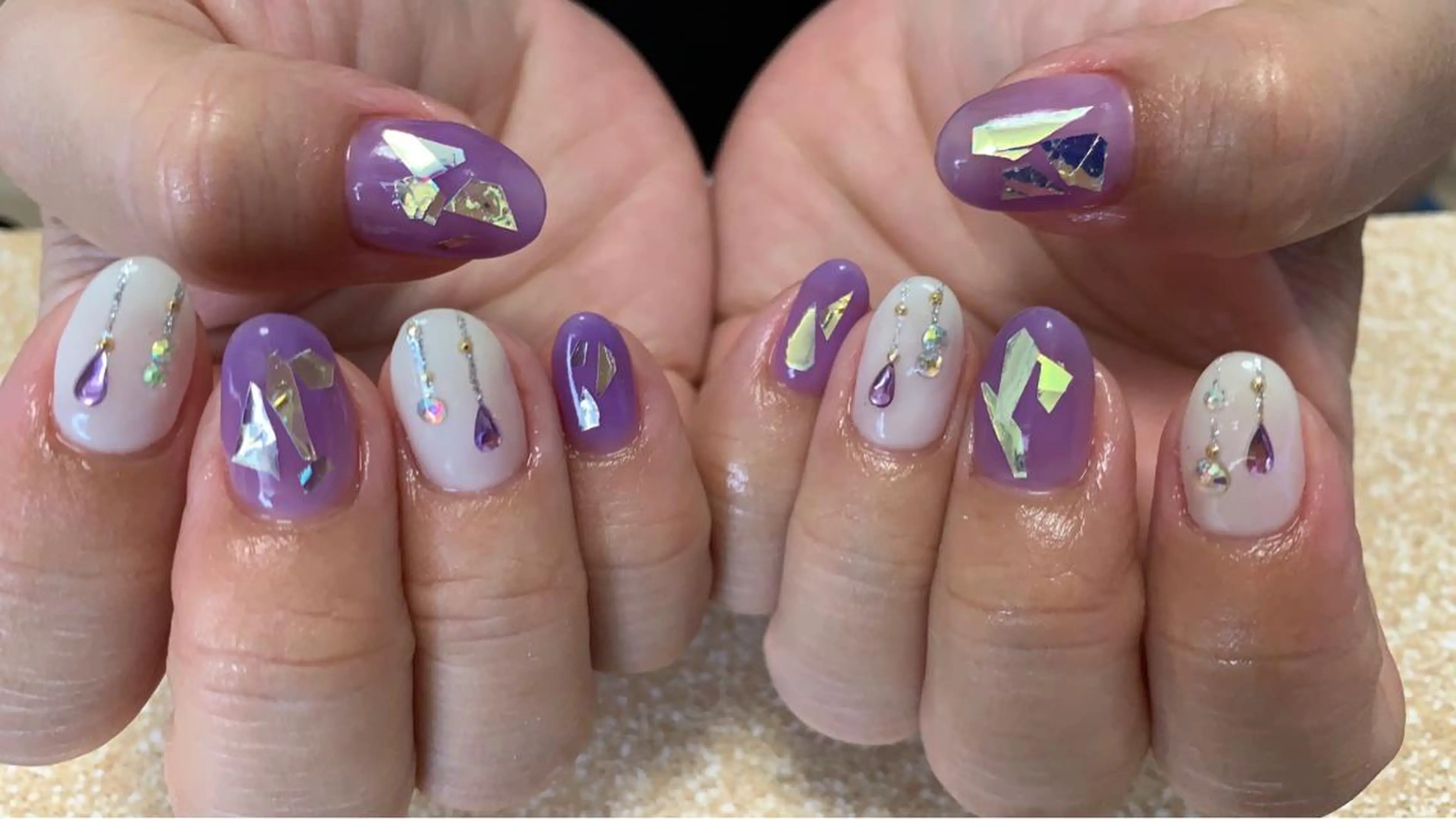 ネイル ストーンネイル nico.nico.mark NAIL所属・小林 梓のエステ・リラクイメージ