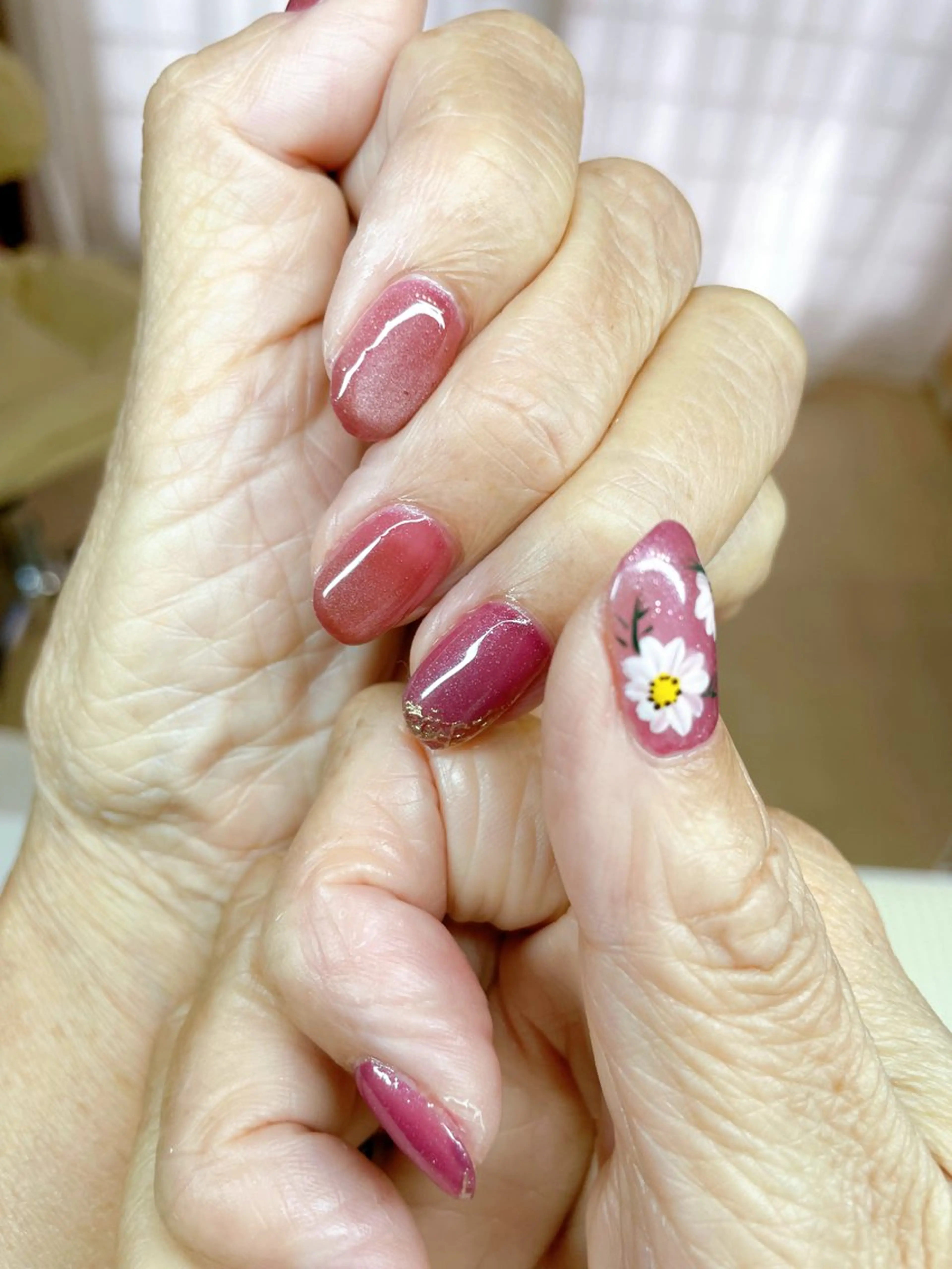 ネイル アートネイル フラワーネイル ジェルネイル マグネットネイル ミラーネイル ネイルサロン　キュアリーネ所属・ネイルサロン キュアリーネのネイルデザイン