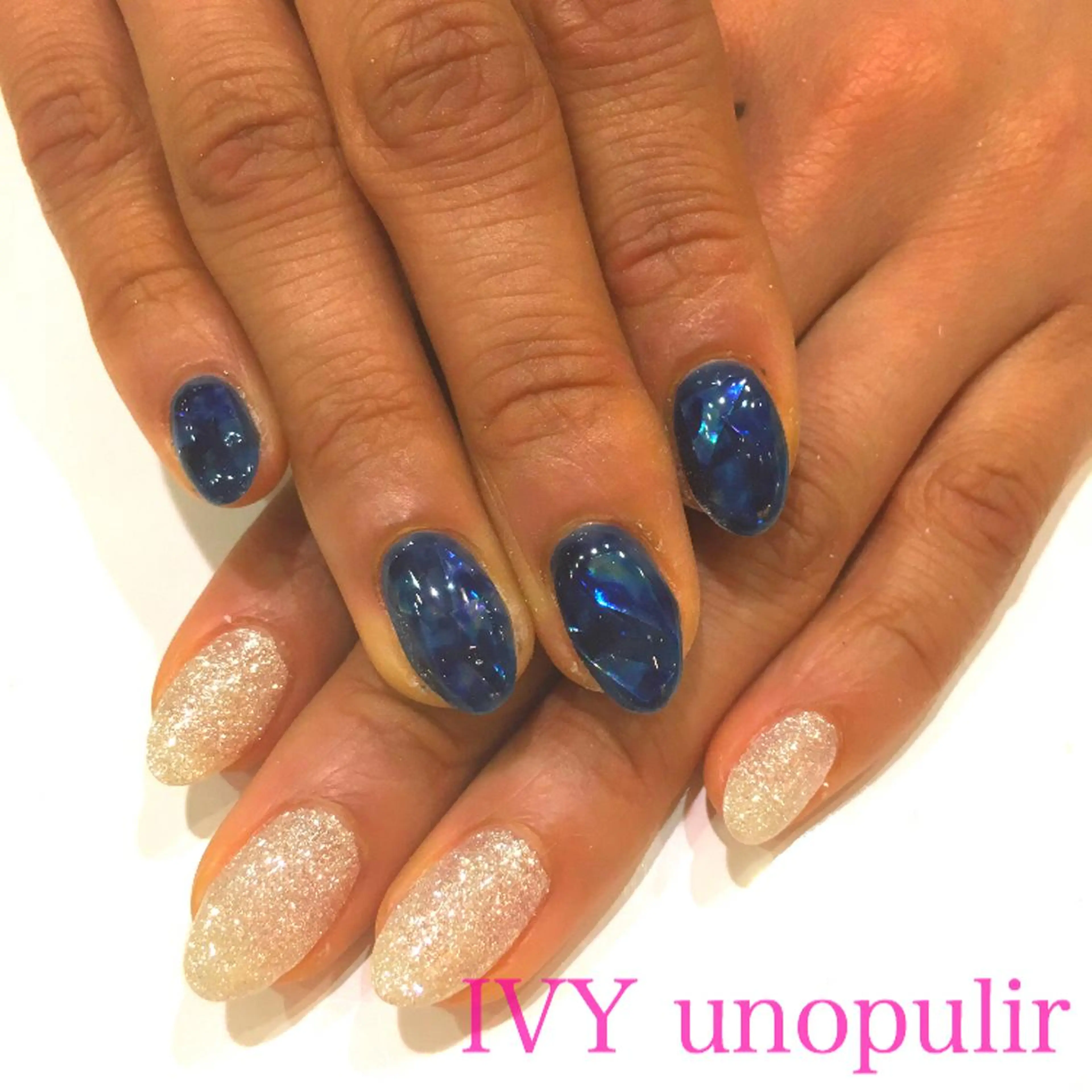 ネイル ラメ(グリッター) アンドルーチェ スクールの眉毛・アイブロウイメージ