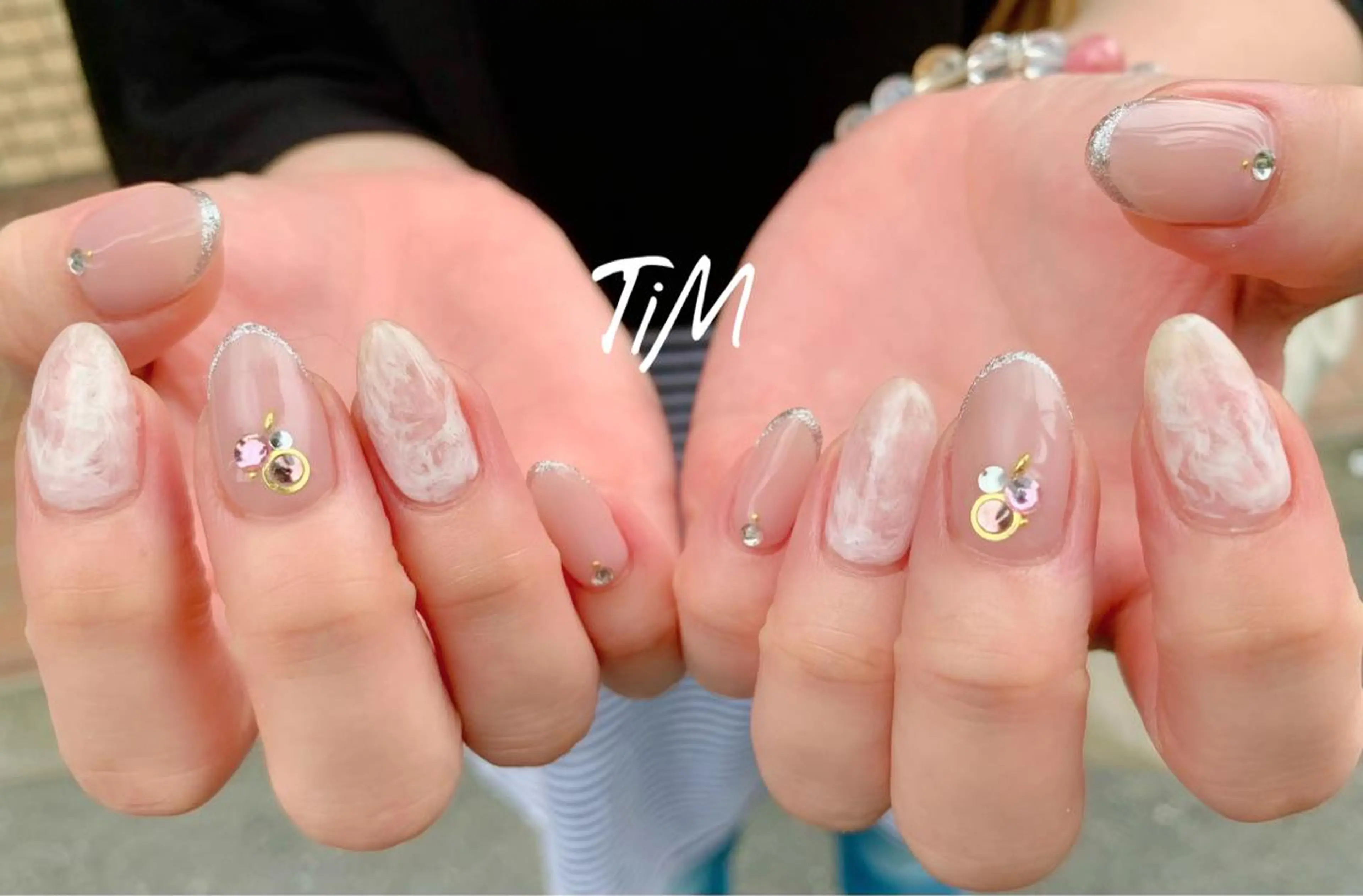 ミディアム ネイル 大理石ネイル(マーブル) Beauty Studio TiM所属・TiM【ティム】 近鉄八尾店のマツエク・マツパデザイン