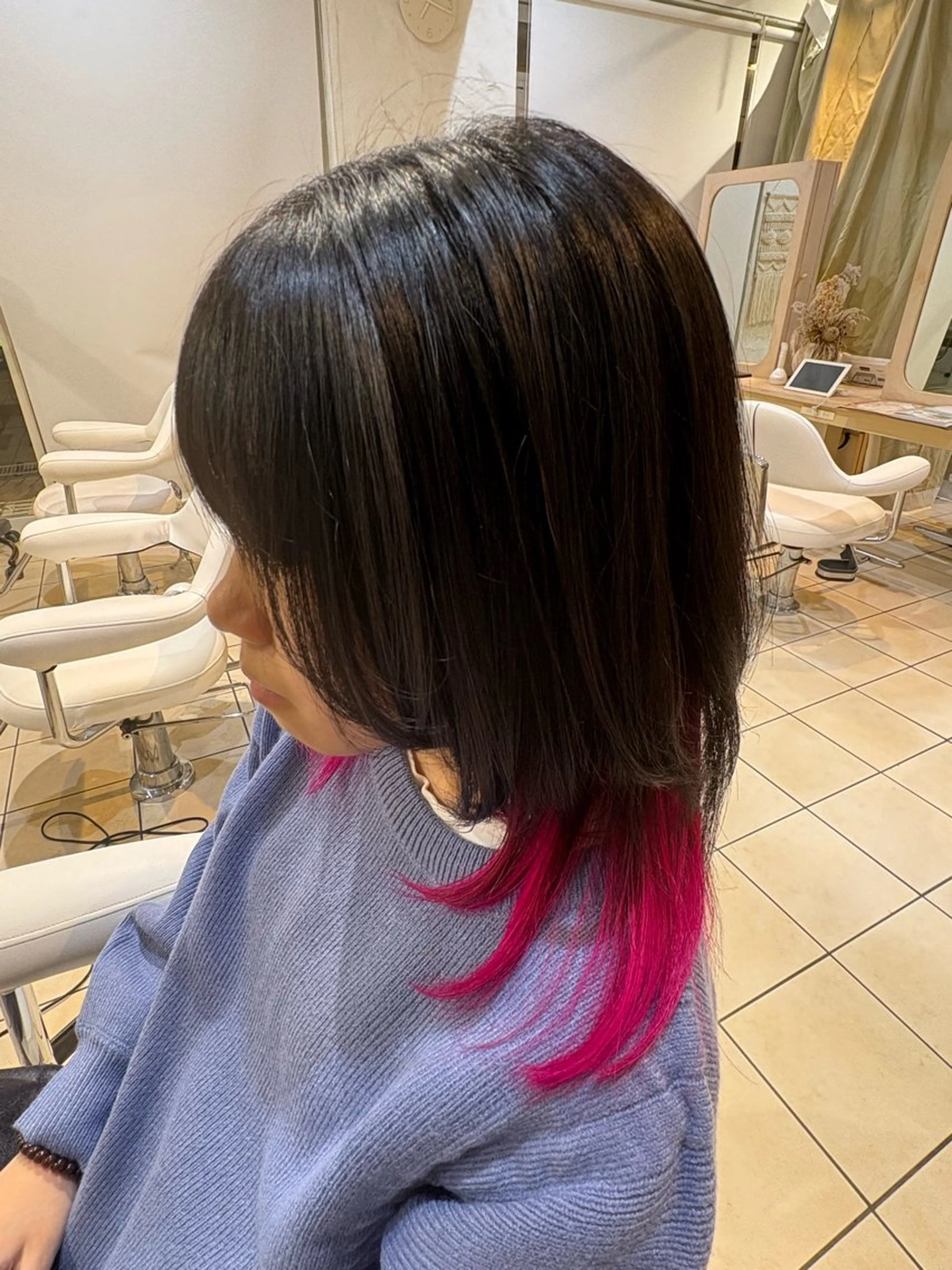 セミロング カラー 吉川 うららのヘアスタイル