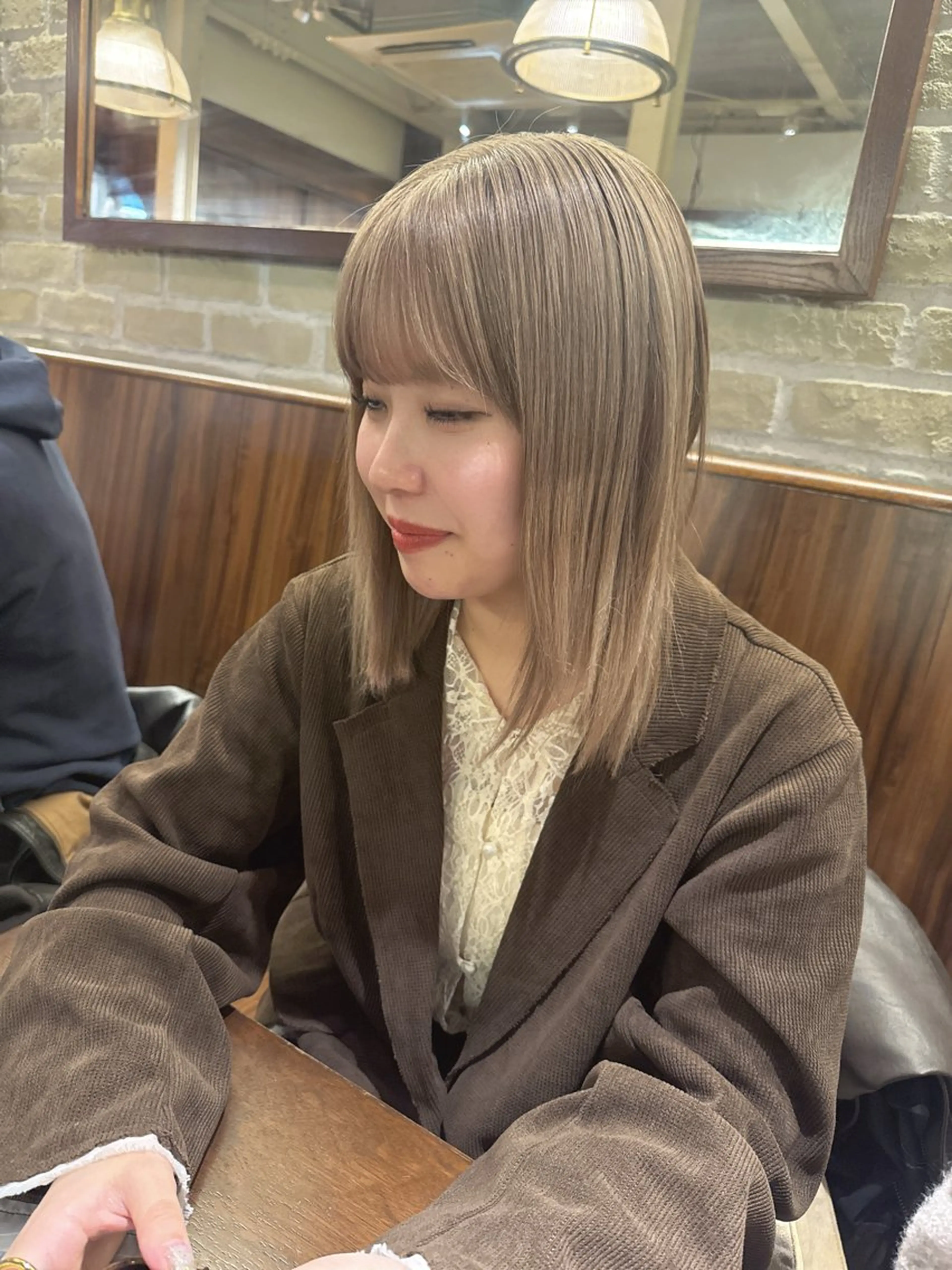 ミディアム カラー ベージュカラー ブリーチ ブロンド ケアブリーチ 透明感カラー カット ヘアカラー 💎透明感カラー特化 💎TAISEIのヘアスタイル