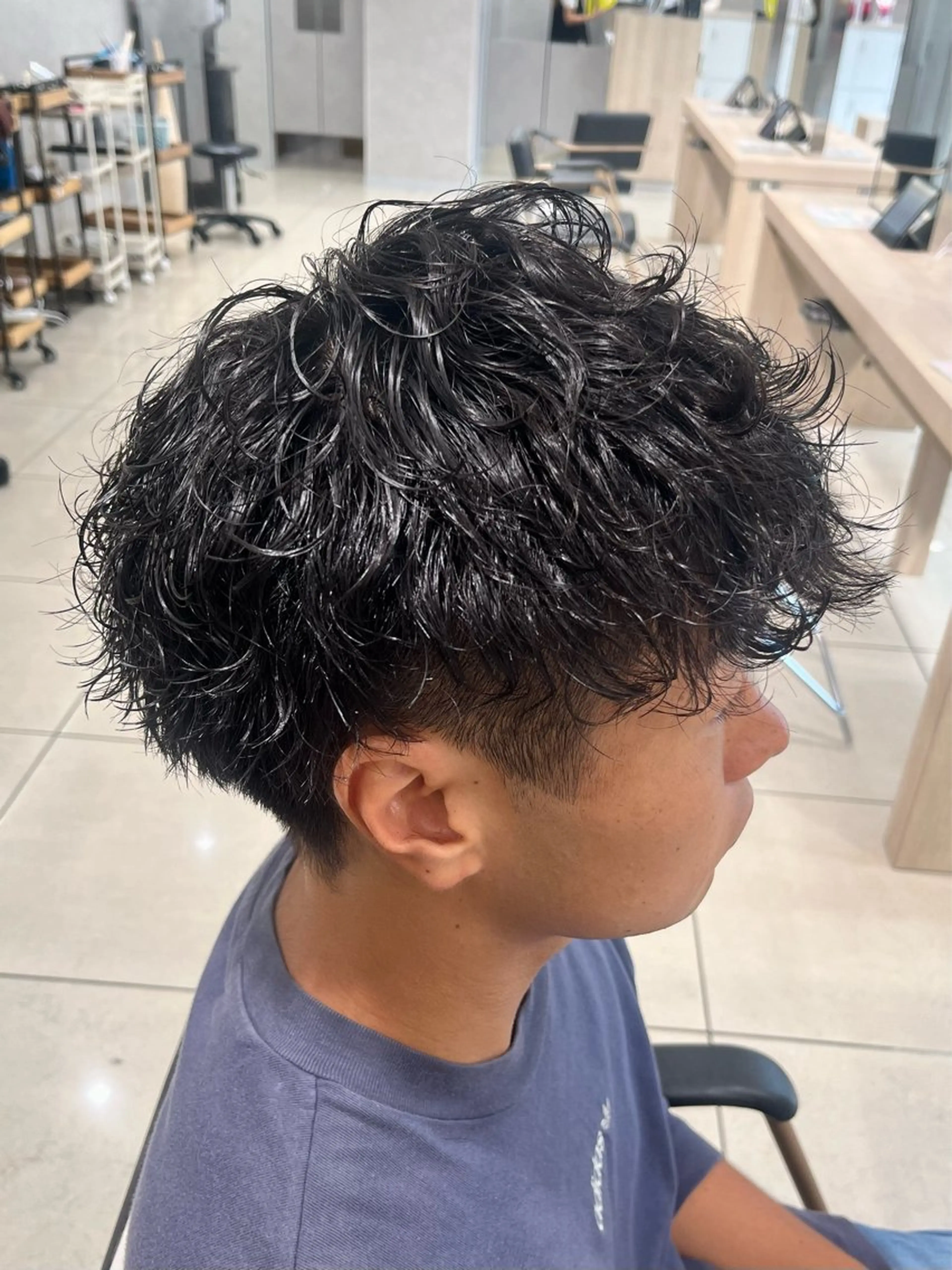 パーマ メンズ メンズパーマ 波巻きパーマ カット パーマ トリートメント 巖本 真希のヘアスタイル