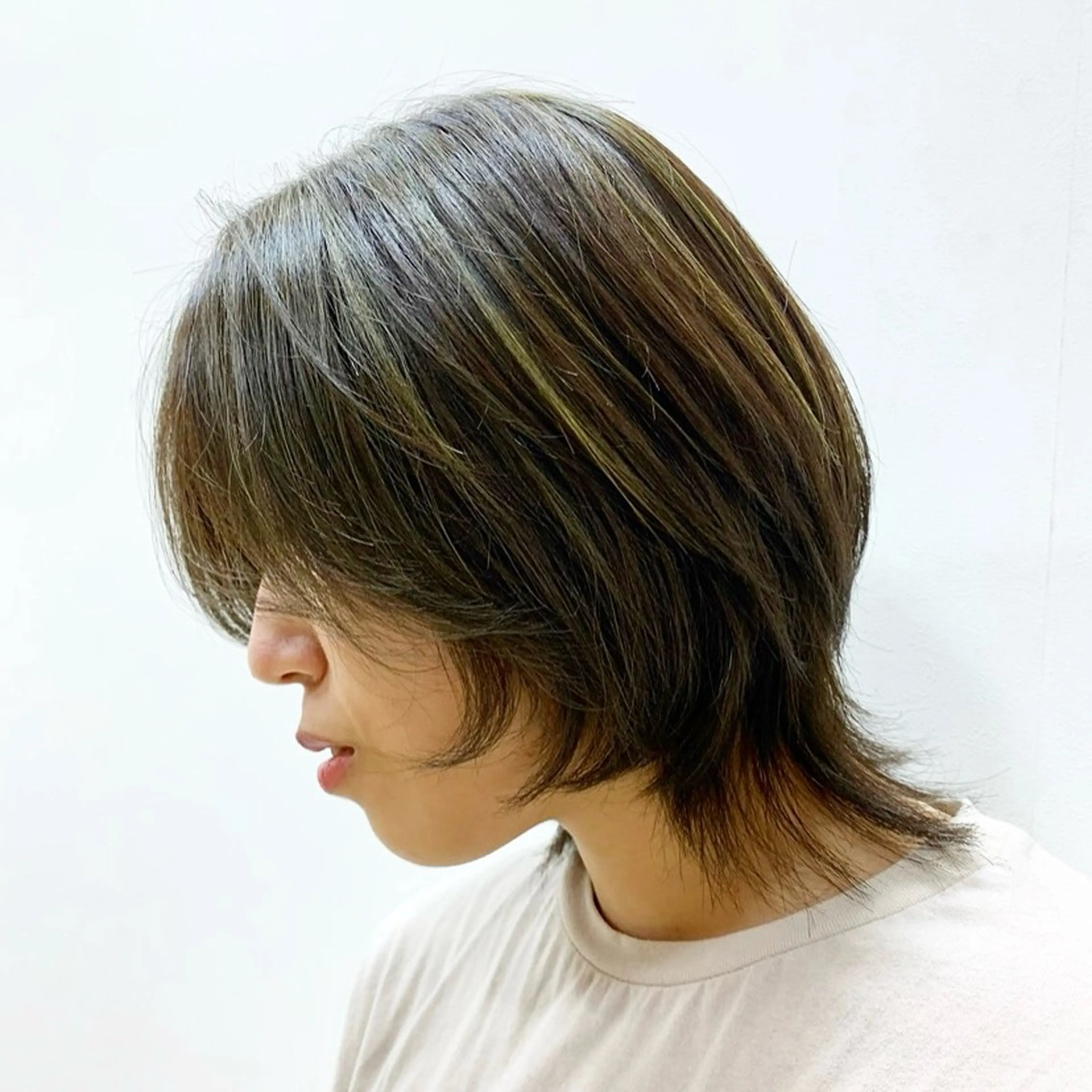 ミディアム カラー 大滝 美里のヘアスタイル