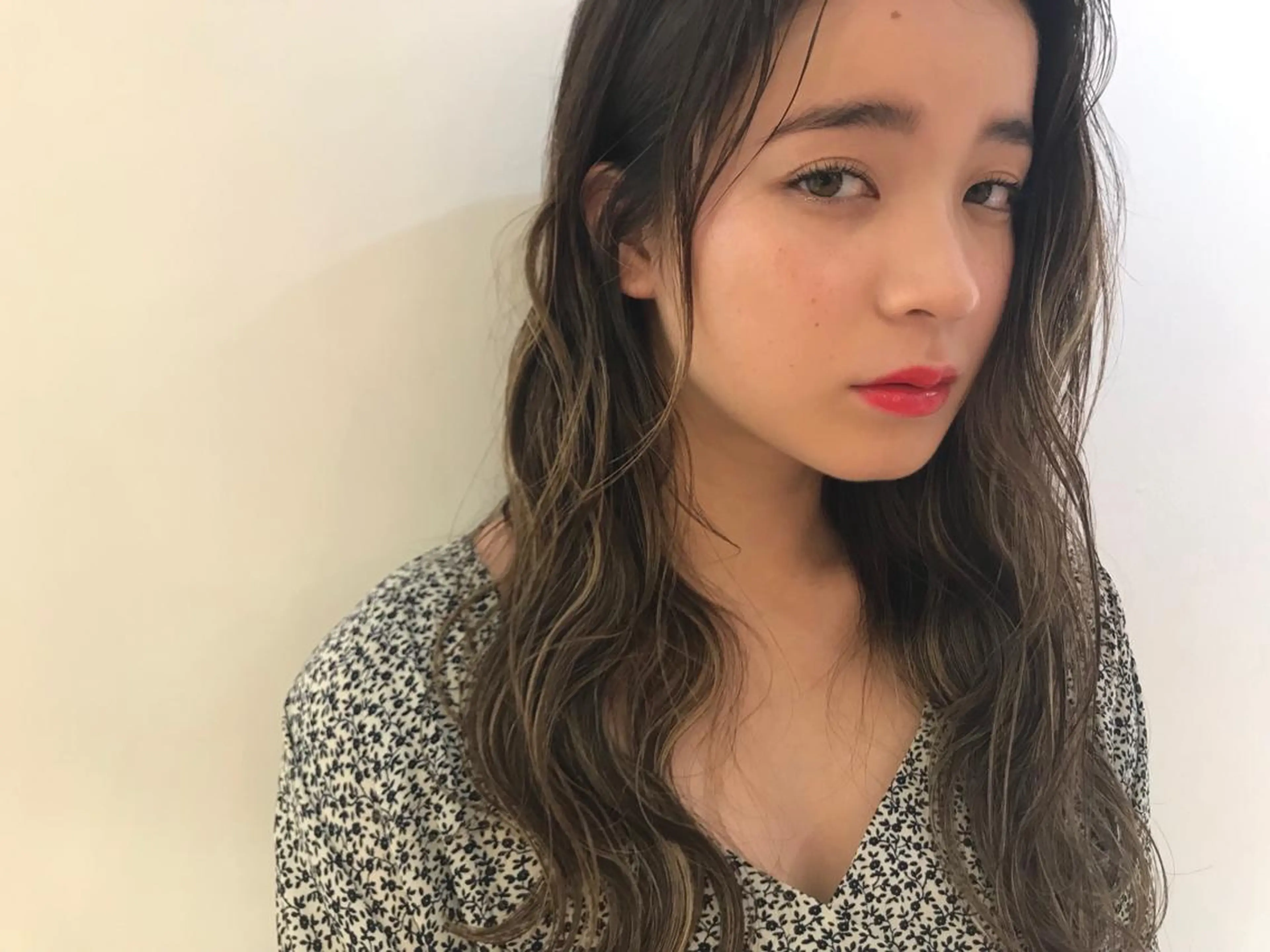 ロング カラー ハイライトカラー ハイライト ヒロミ/アレンジ/ アンニュイ/透け感のヘアスタイル