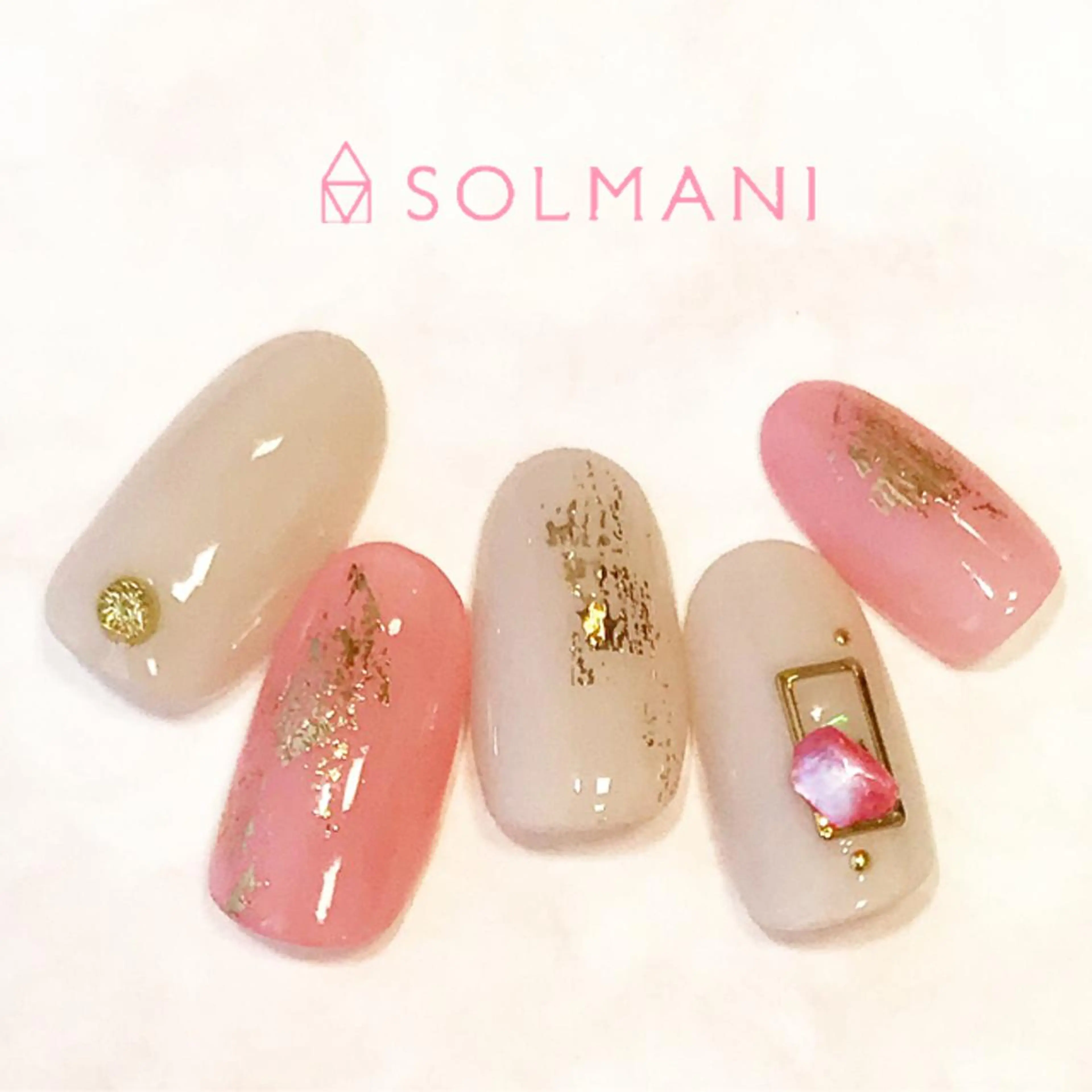 ネイル SOLMANI 予約担当のネイルデザイン