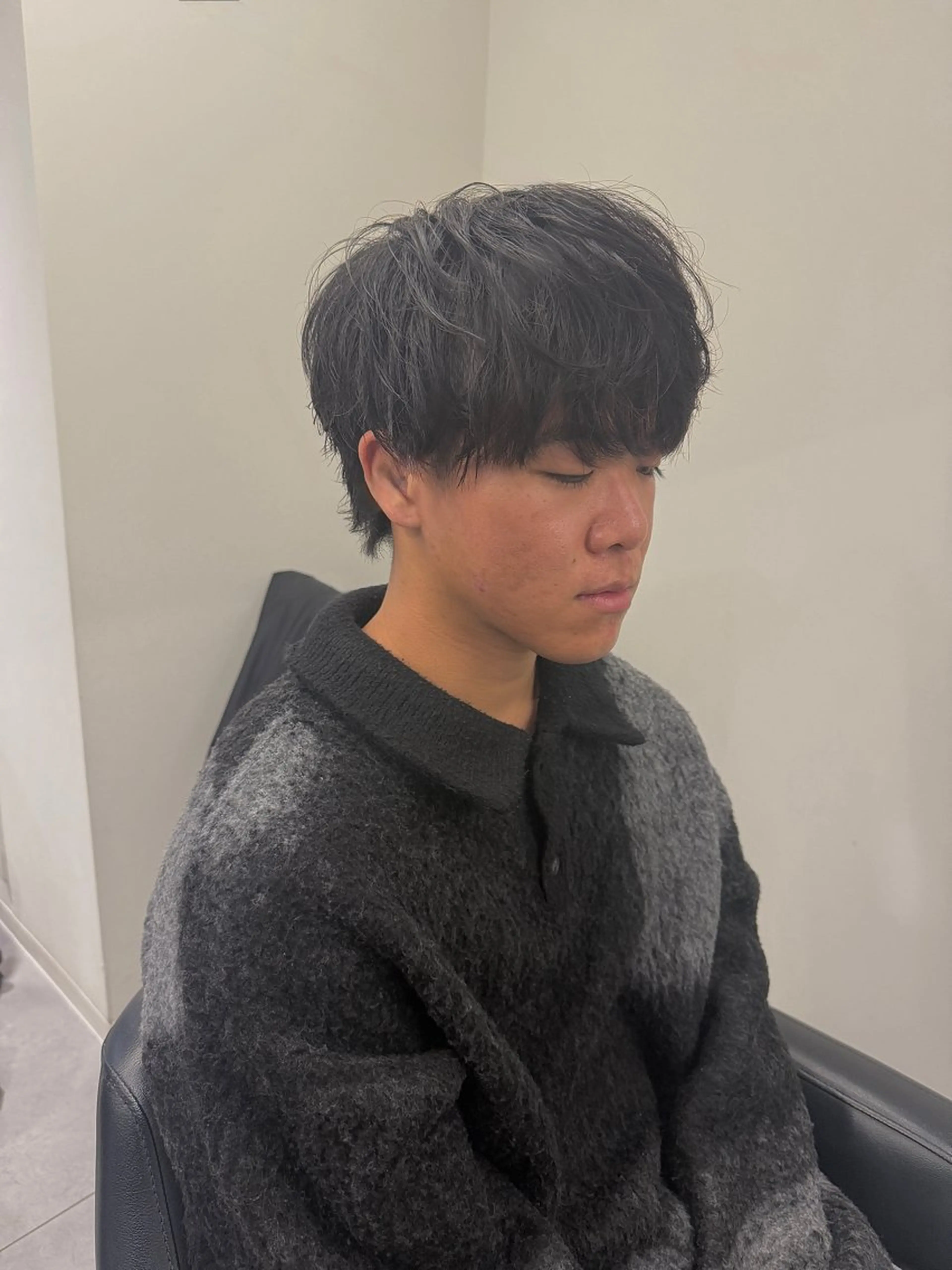 ミディアム レイヤーカット ウルフカット 山中 翔平のヘアスタイル