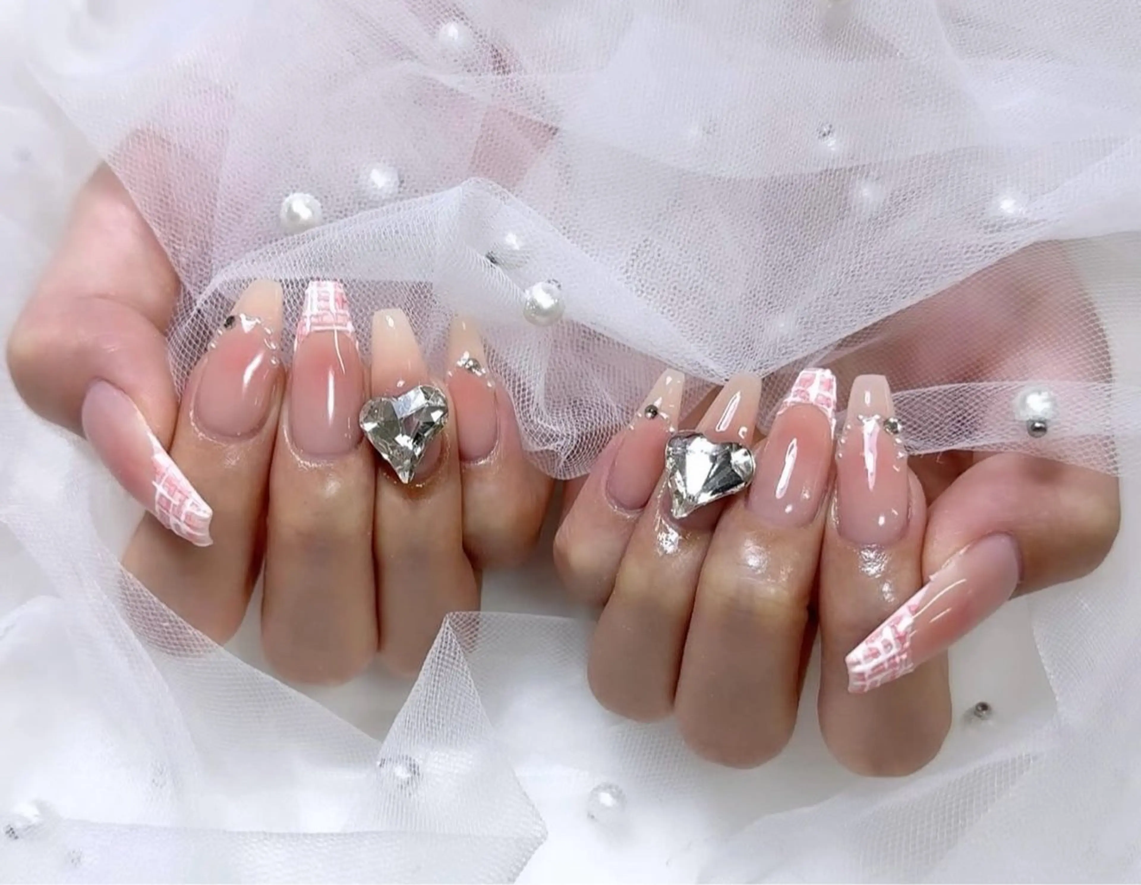 ネイル グラデーション キラキラネイル ワンカラーネイル 冬ネイル Jenn Nail Salonのネイルデザイン