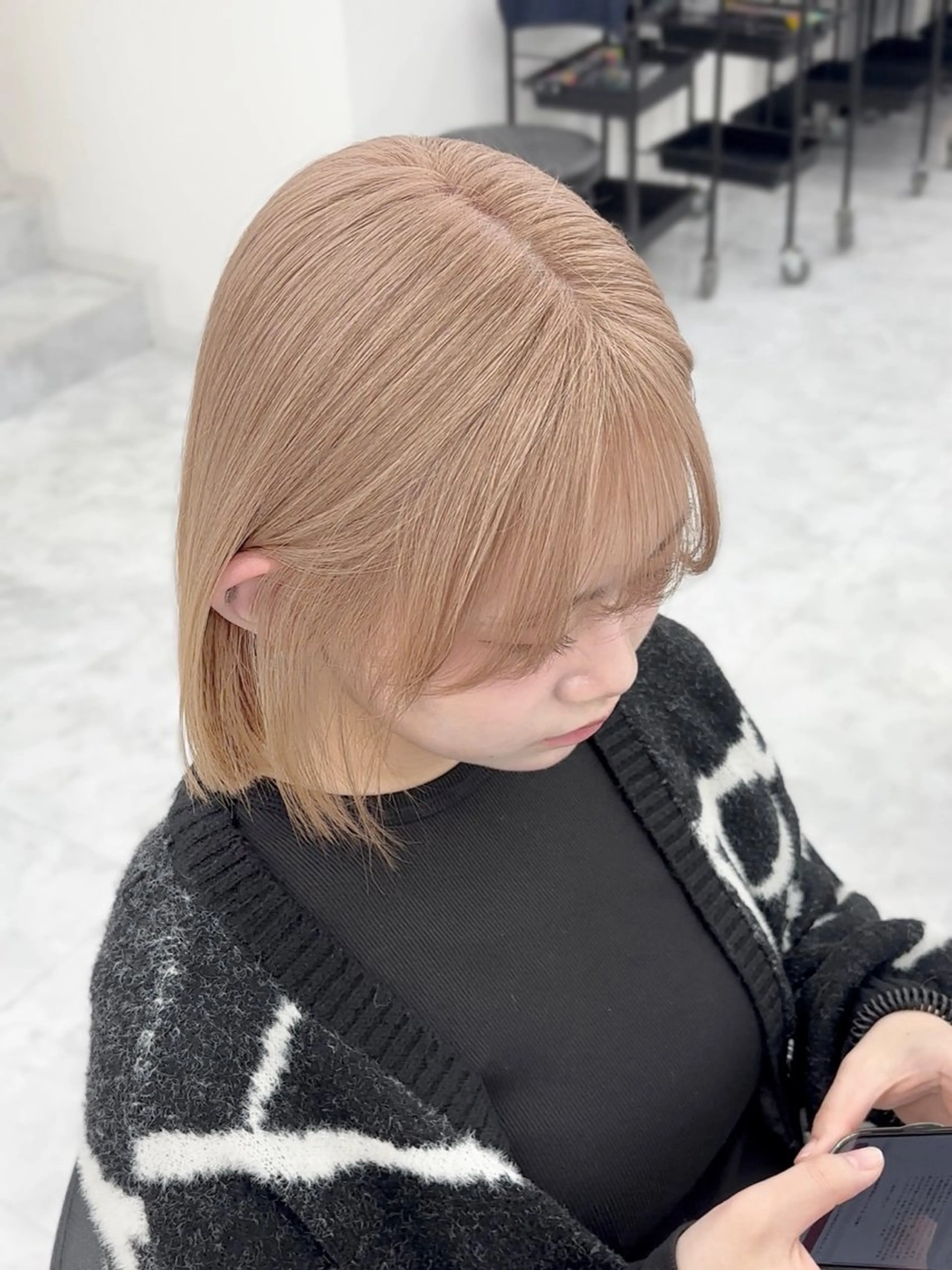 ミディアム カラー モテ髪💕ハイトーン ベージュ yuriaのヘアスタイル