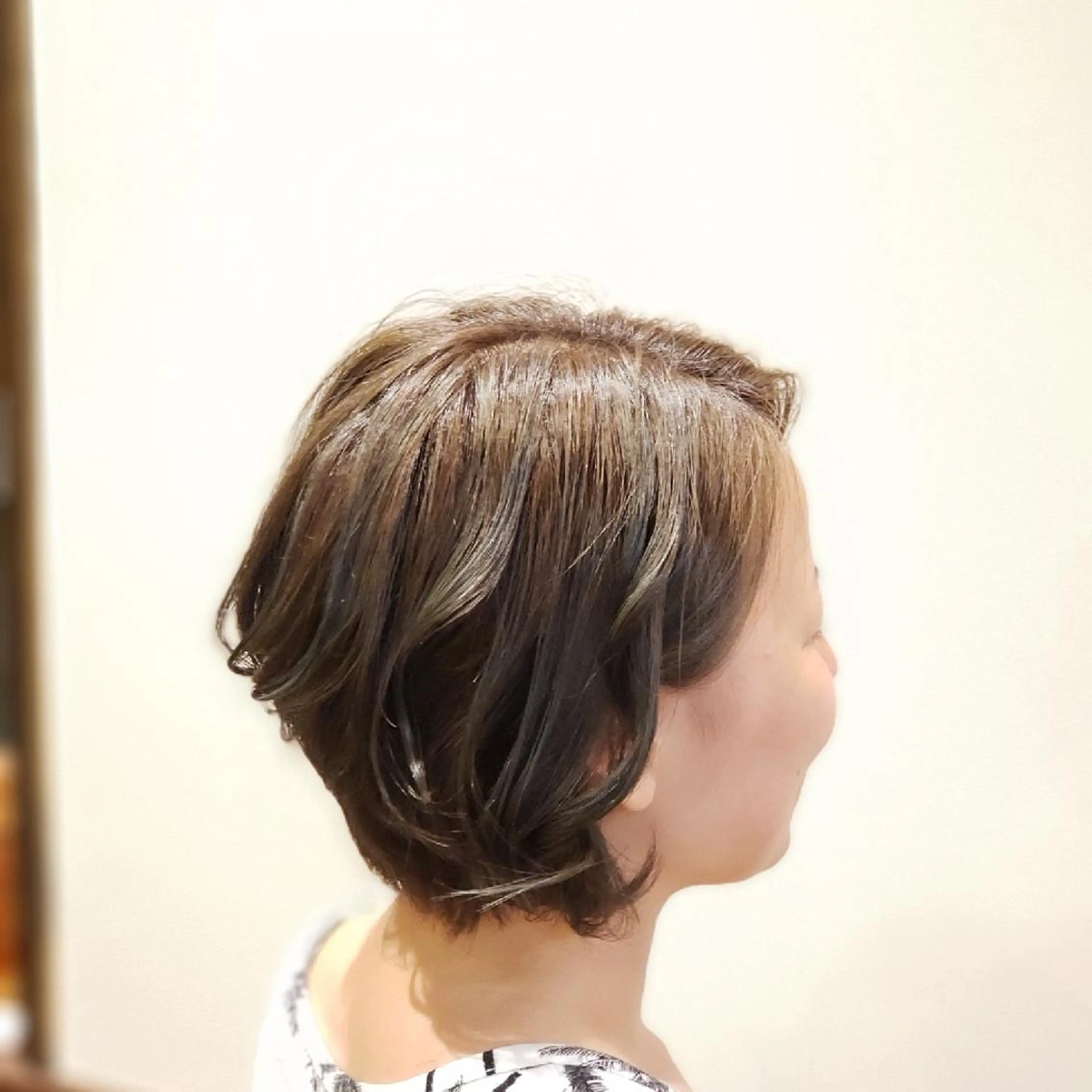 ショート カラー ショートボブ ハイライトカラー ボブ ハイライト ショートヘア 美容室Grande by  saku所属・槌本 健成のヘアスタイル