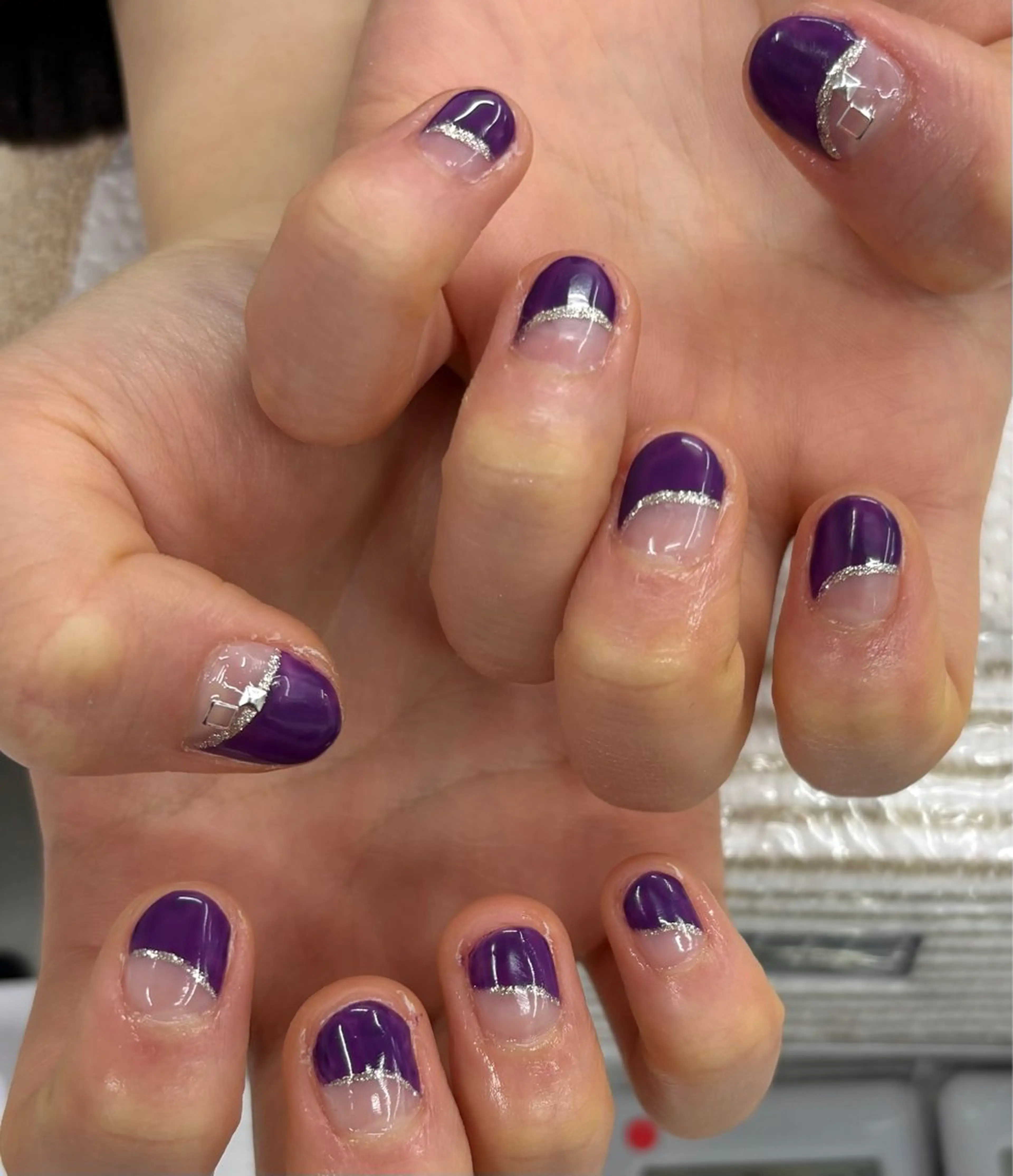 ネイル フレンチネイル 斜めフレンチ シルバー ハンドネイル 宮嶋 邦佳のネイルデザイン