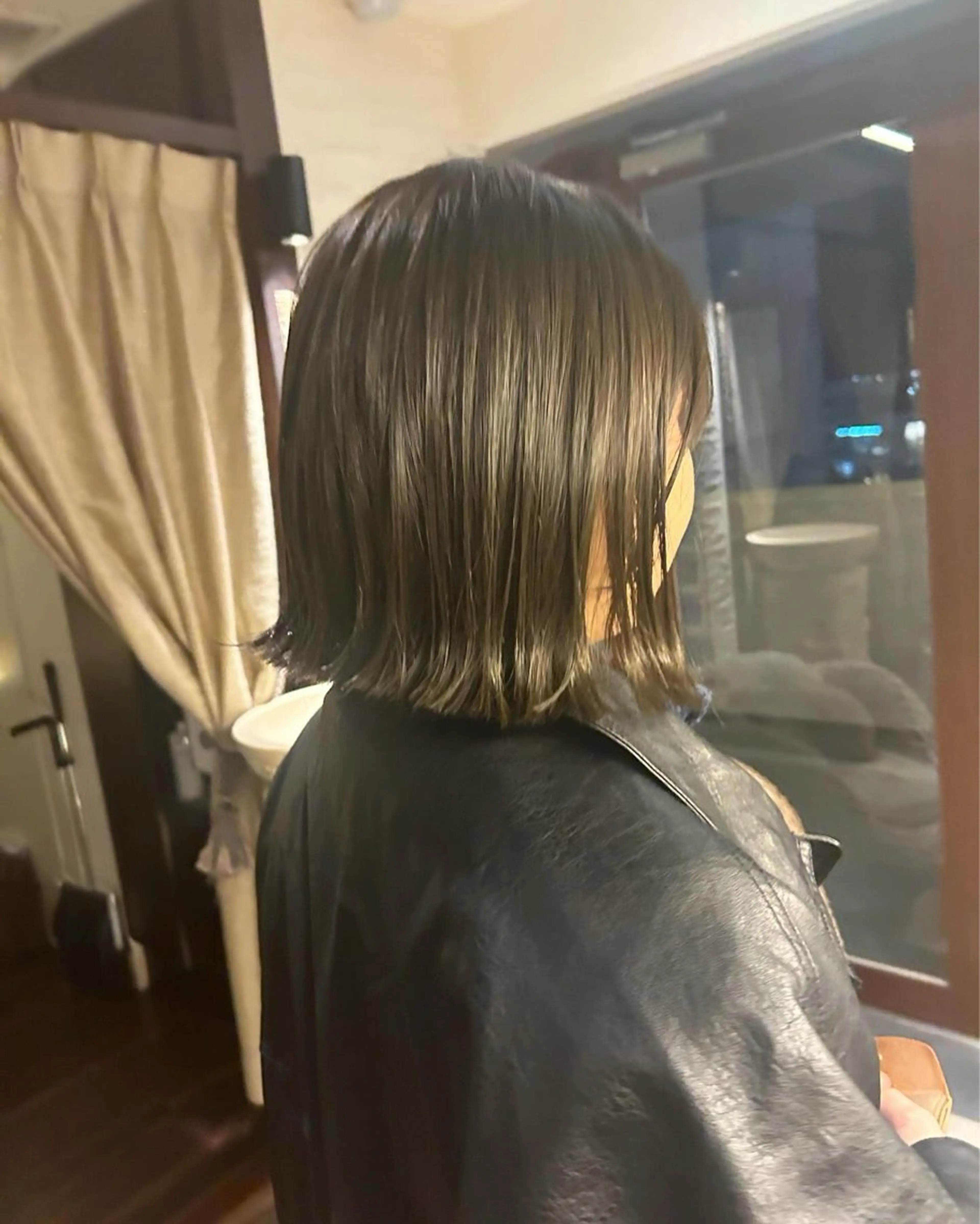 ショート レイヤー/透明感カラ ー/茅ヶ崎/momiのヘアスタイル