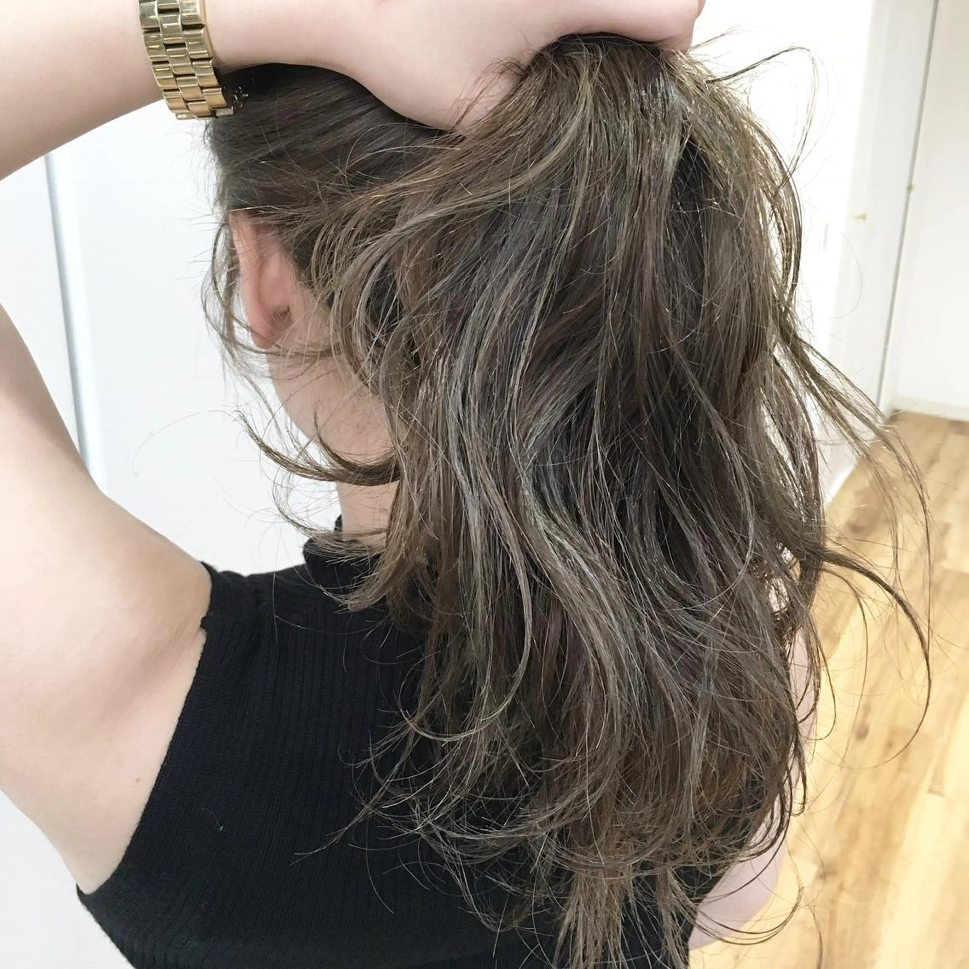 ロング タカハシ ユウキのヘアスタイル