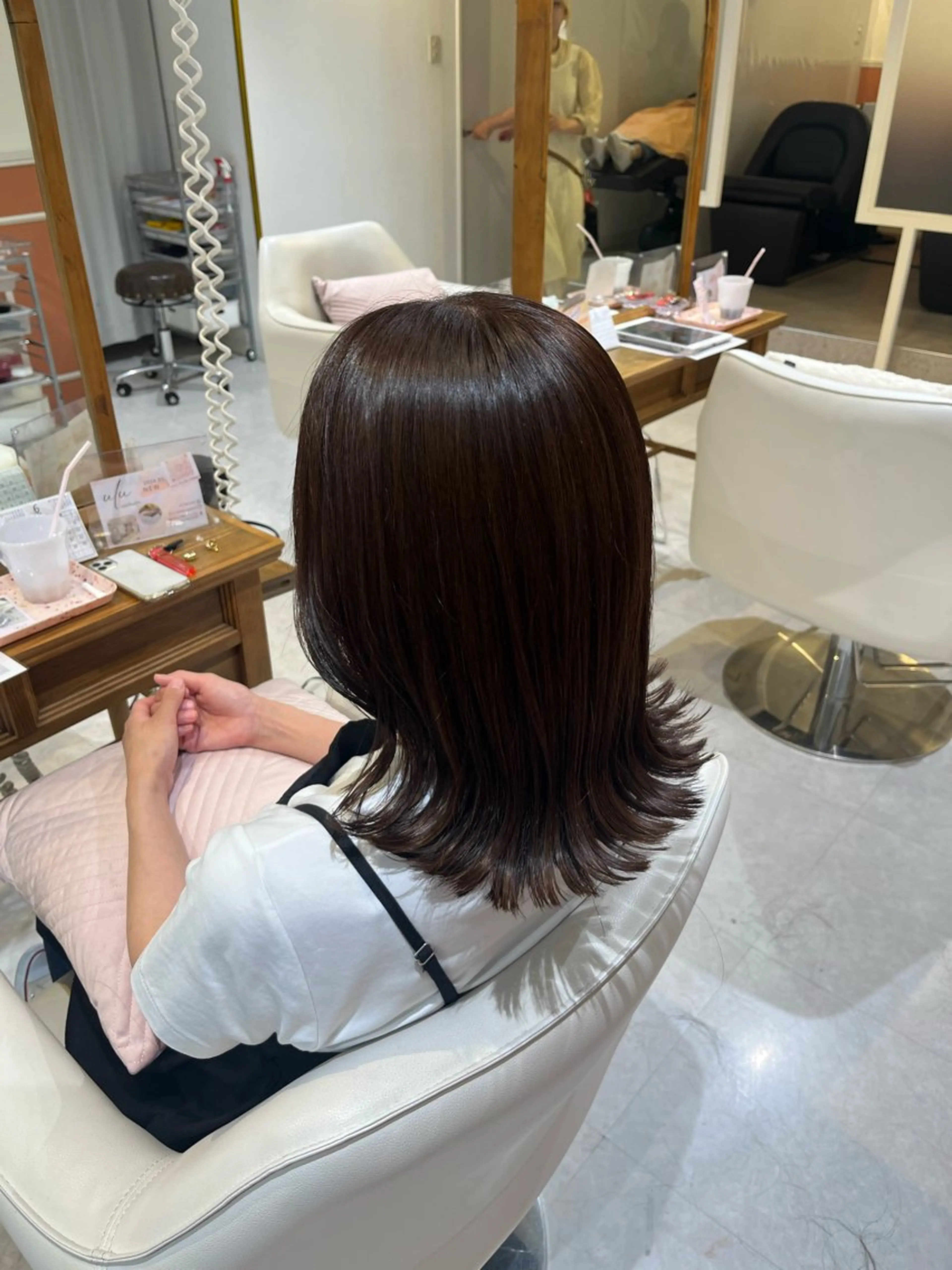 ミディアム カット ヘアカラー トリートメント 梛木 唯のヘアスタイル