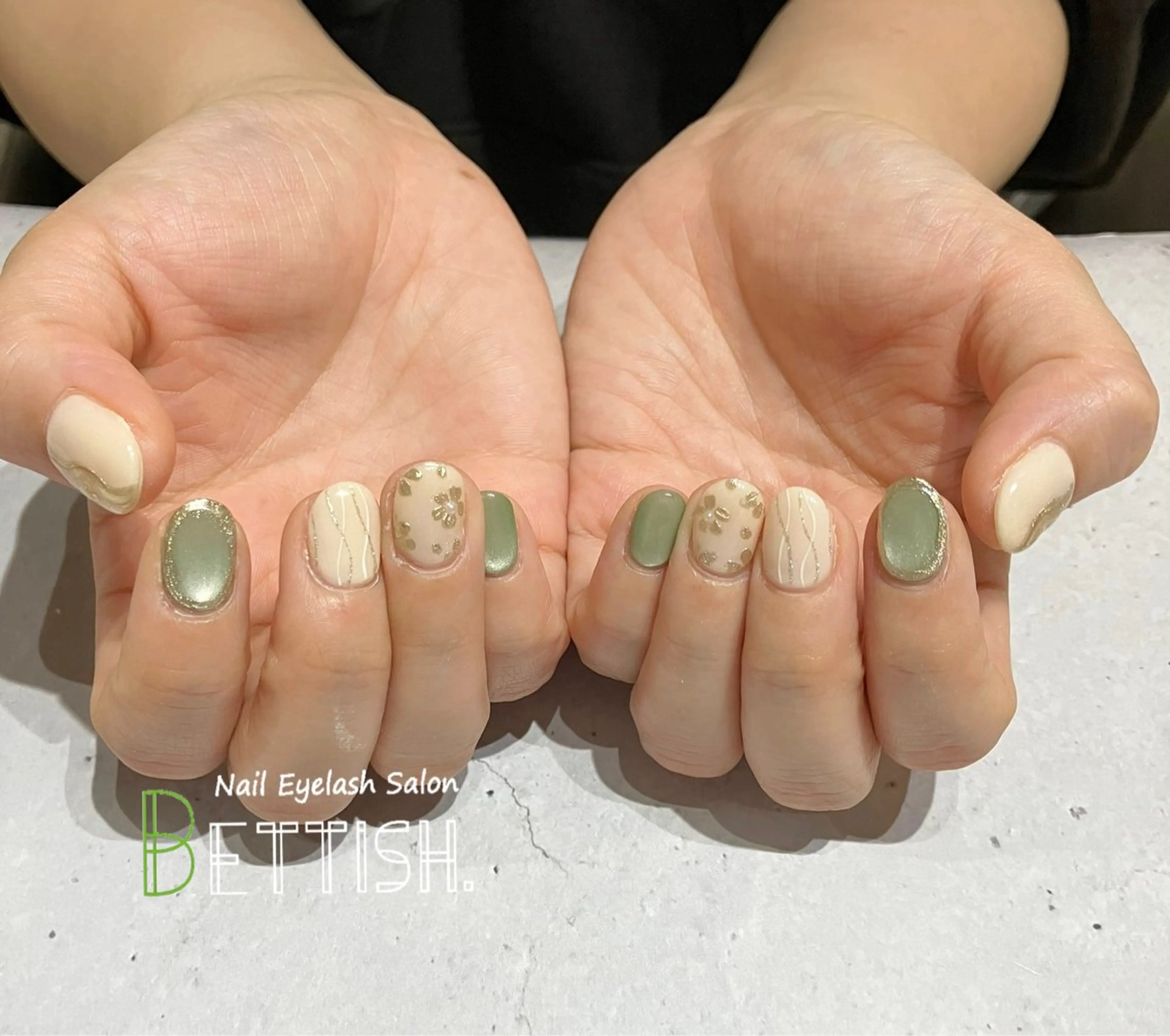 ネイル グリーン マグネットネイル 春ネイル ハンドネイル BETTISH. KUMIKO☺︎︎のネイルデザイン