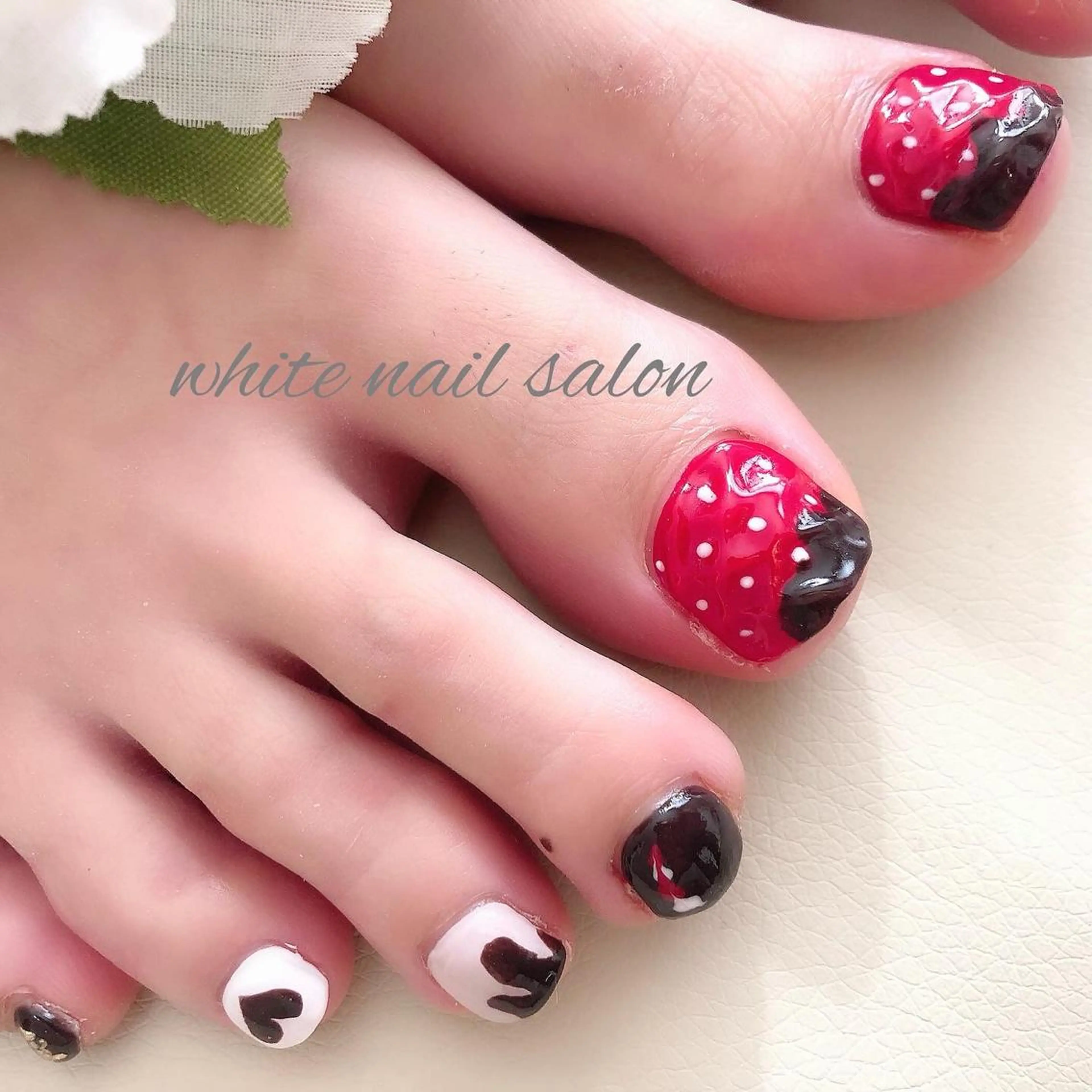ネイル ジェルネイル ハードジェル 持ち込み ソフトジェル フットネイル white nail salonのネイルデザイン
