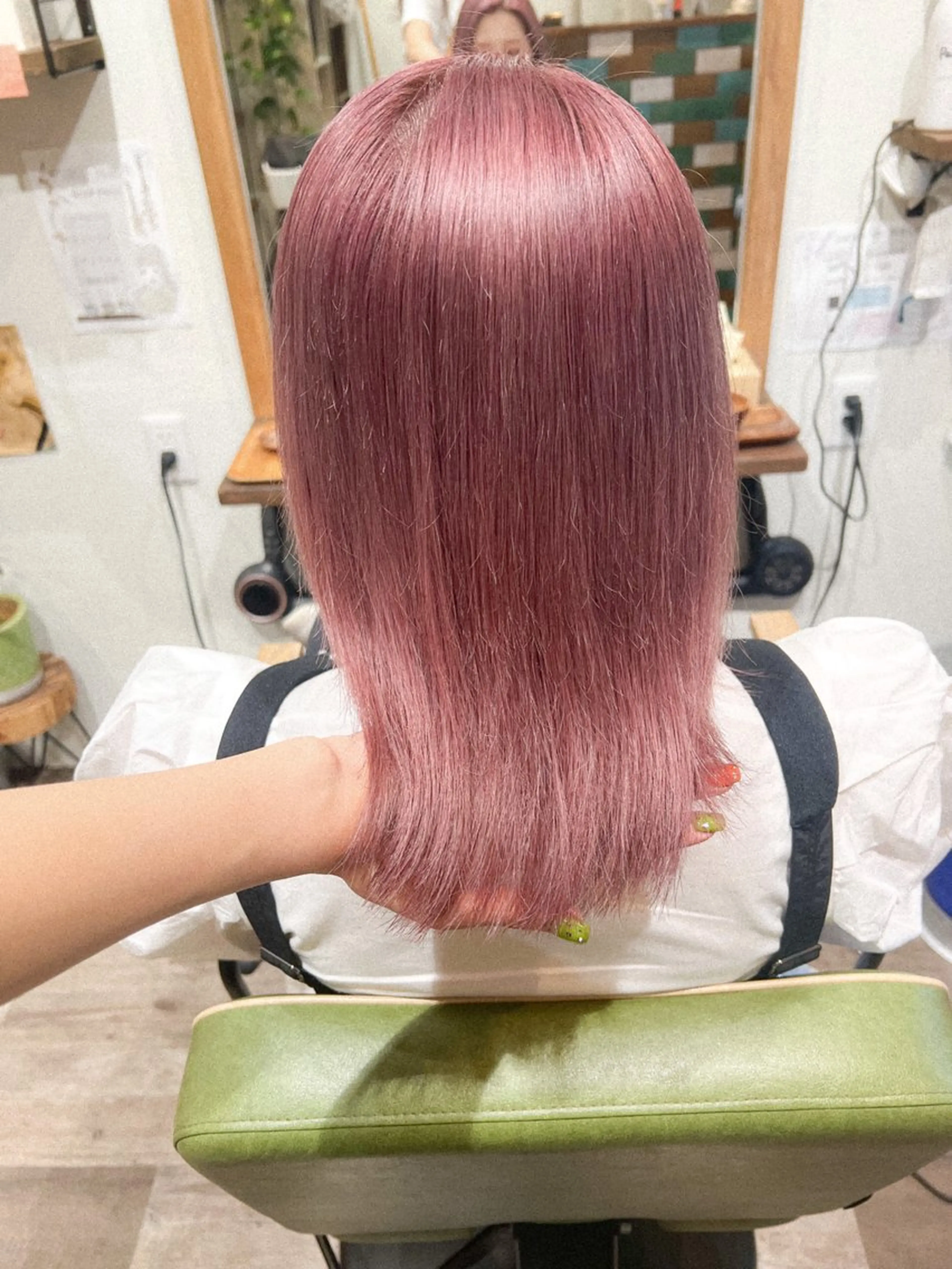 ミディアム カラー ベージュカラー ブリーチ ピンクカラー ピンクベージュ ヘアカラー カラーパティシエ facce🌼ikoのヘアスタイル