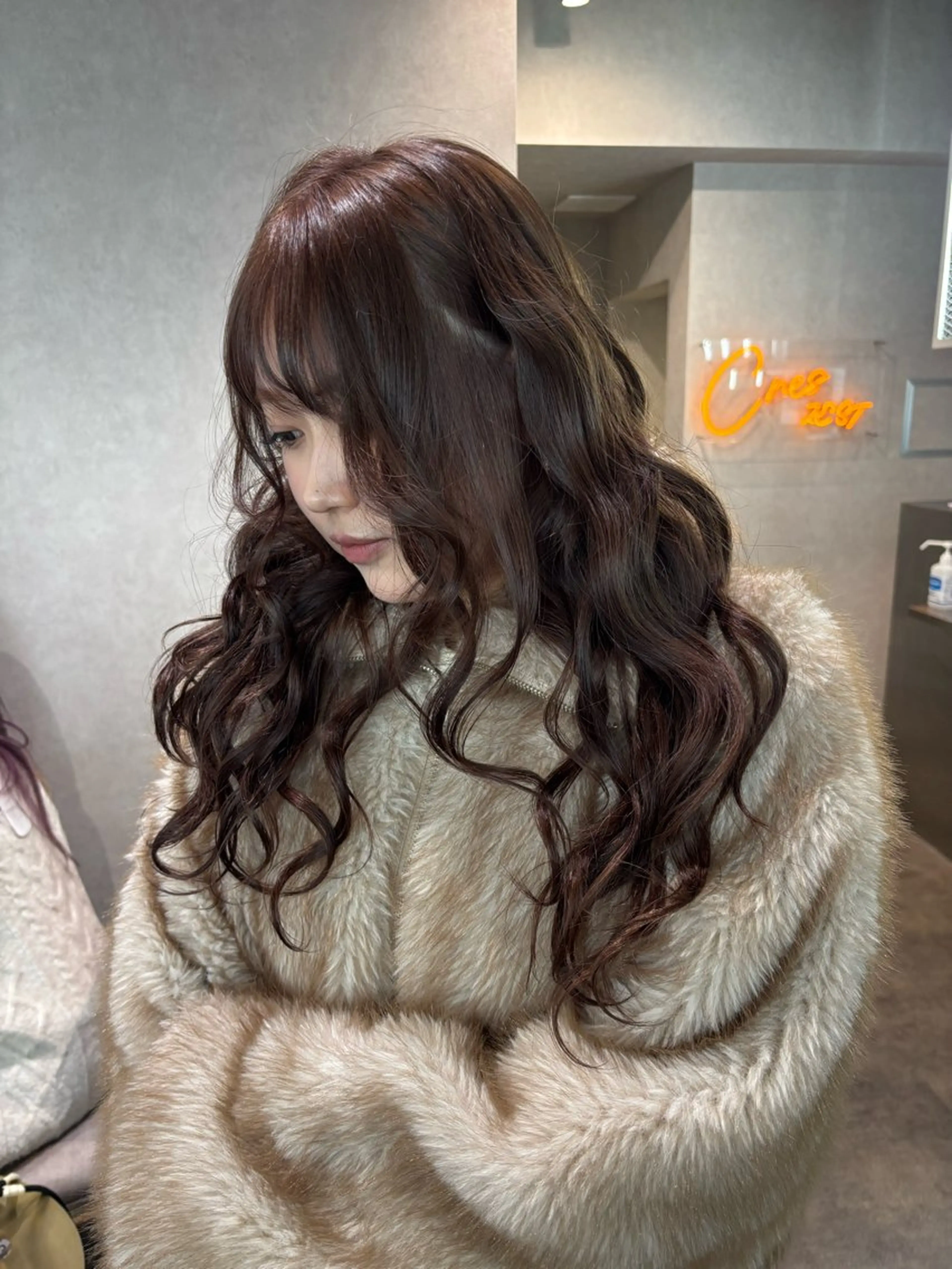 ロング カラー ヘアアレンジ 切りっぱなしボブ ブリーチ ダブルカラー イヤリングカラー ハイライトカラー ヘアカラー iona/ハイトーン /ネイルのネイルデザイン