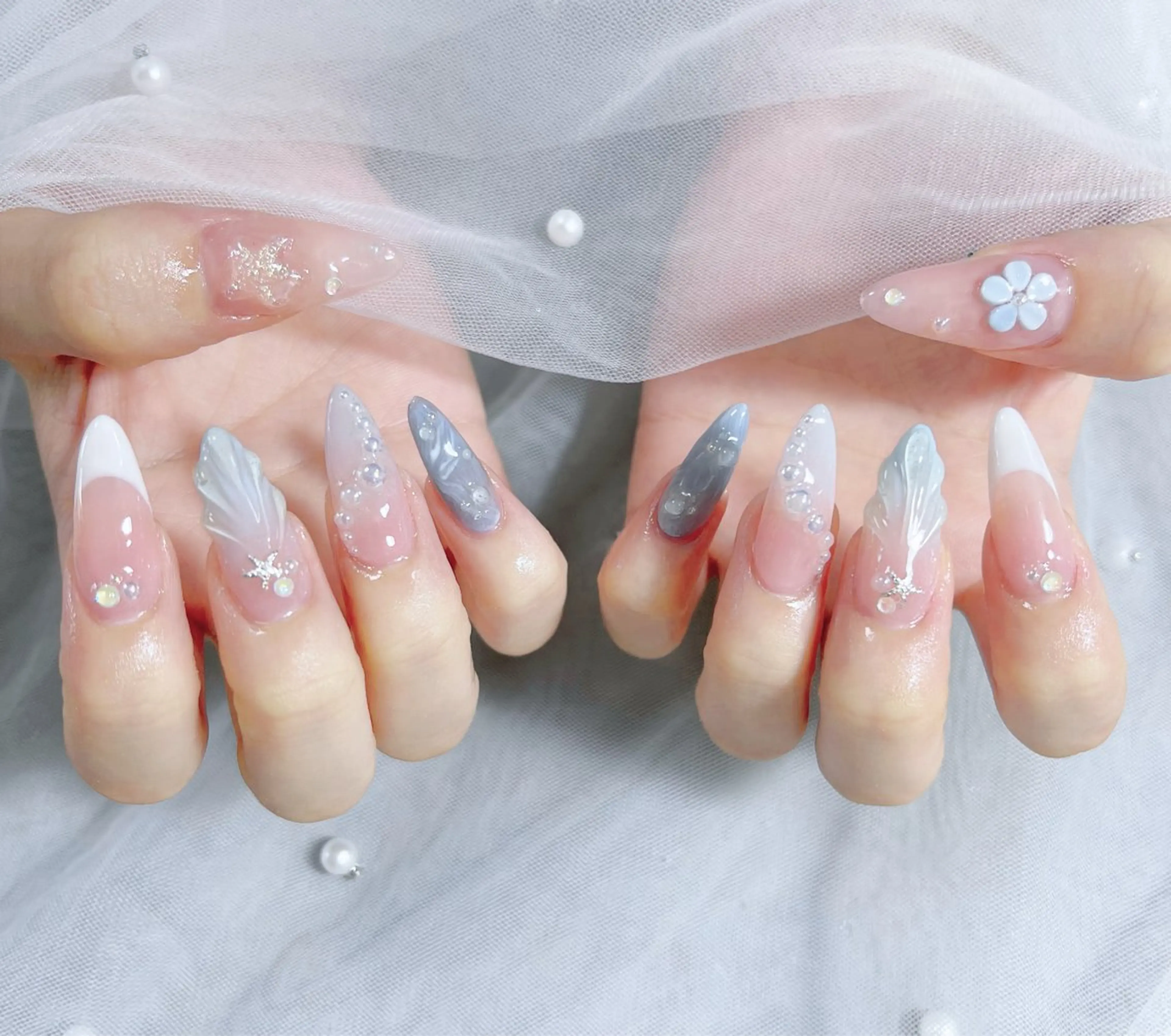 ネイル オーロラネイル クリアネイル フラッシュネイル ジェルネイル グラデーション ハンドネイル Amee Nail Salonのネイルデザイン