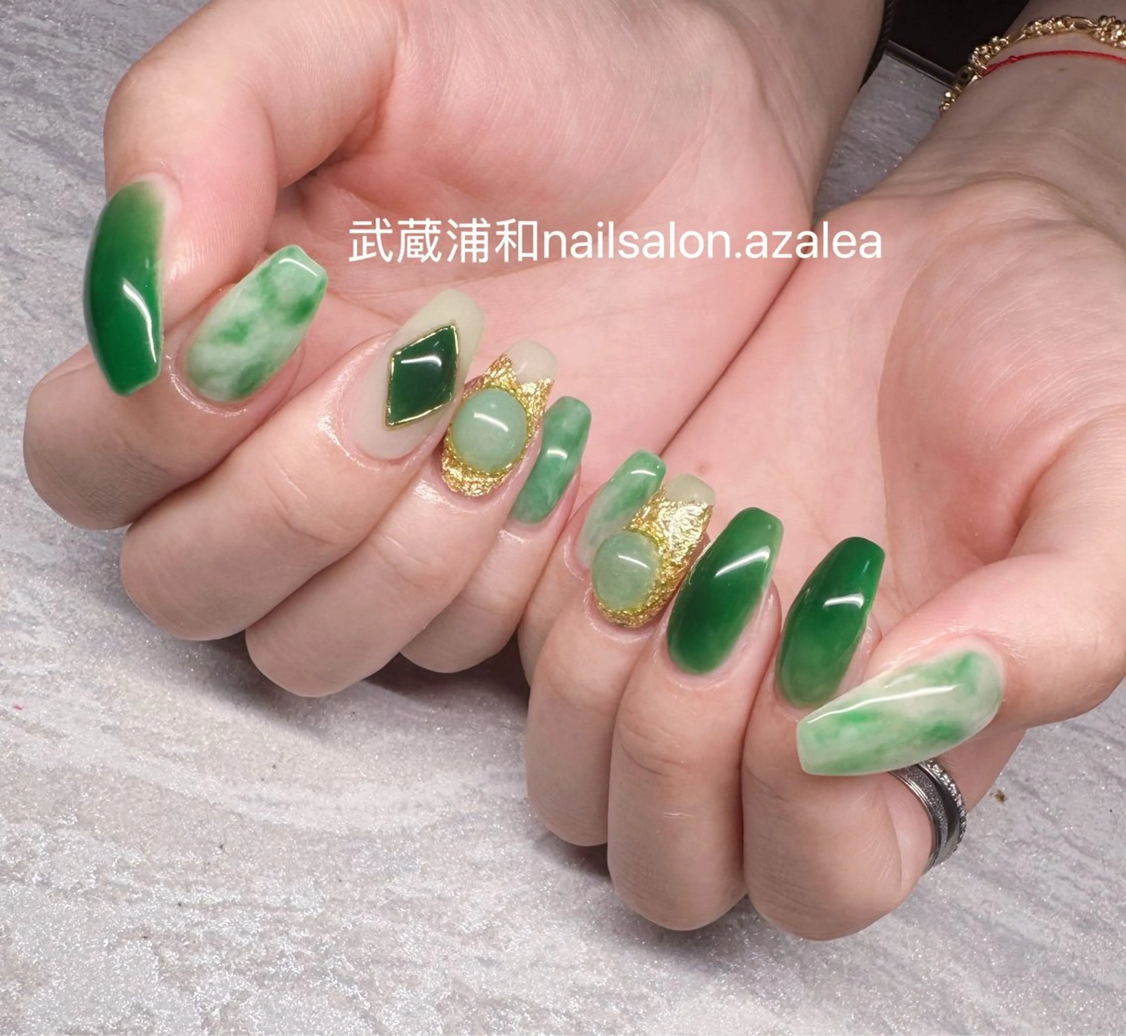 ネイル ハンドネイル R inのネイルデザイン