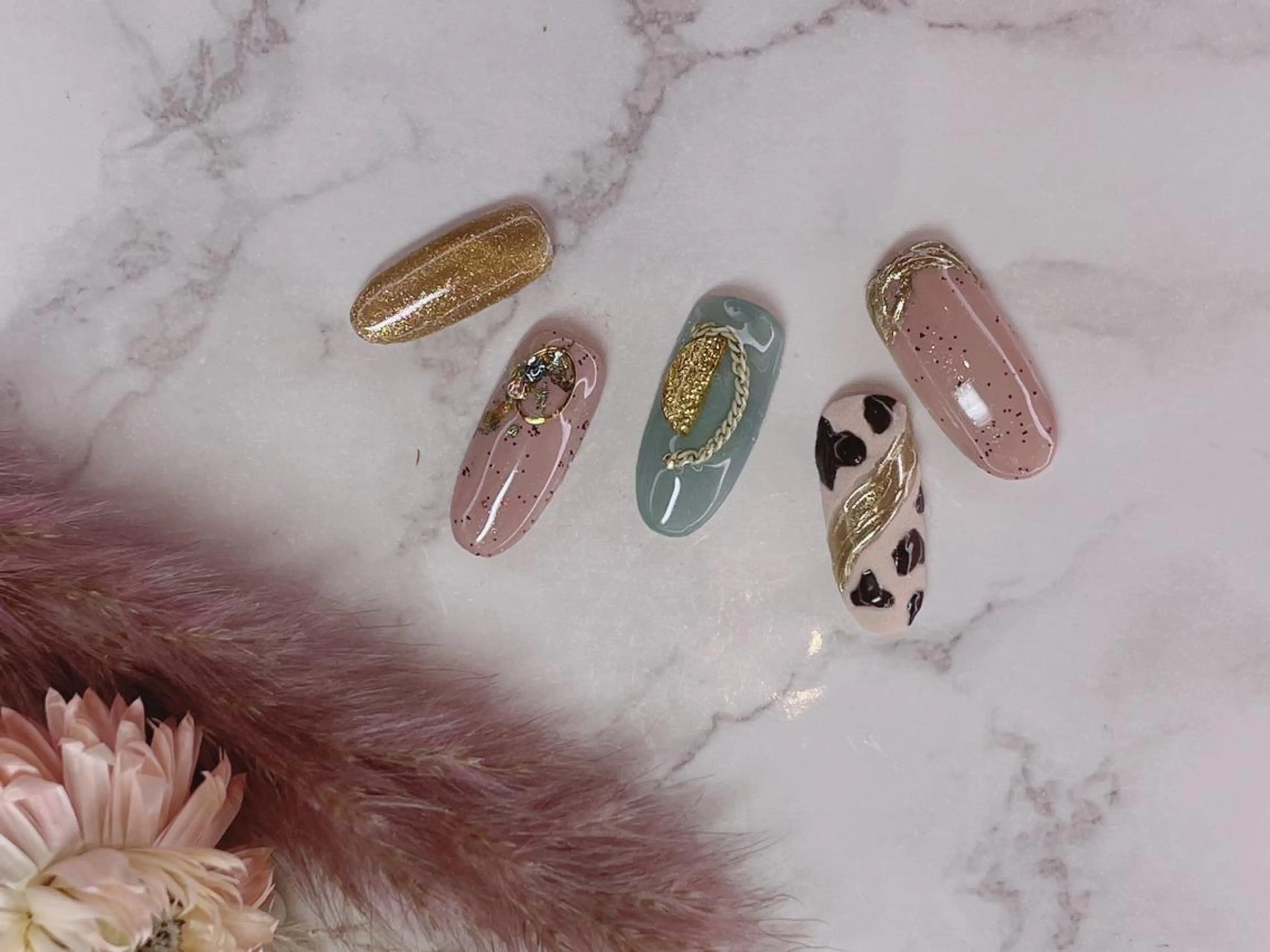 ネイル SINCERELY シンシアリー🌈のネイルデザイン