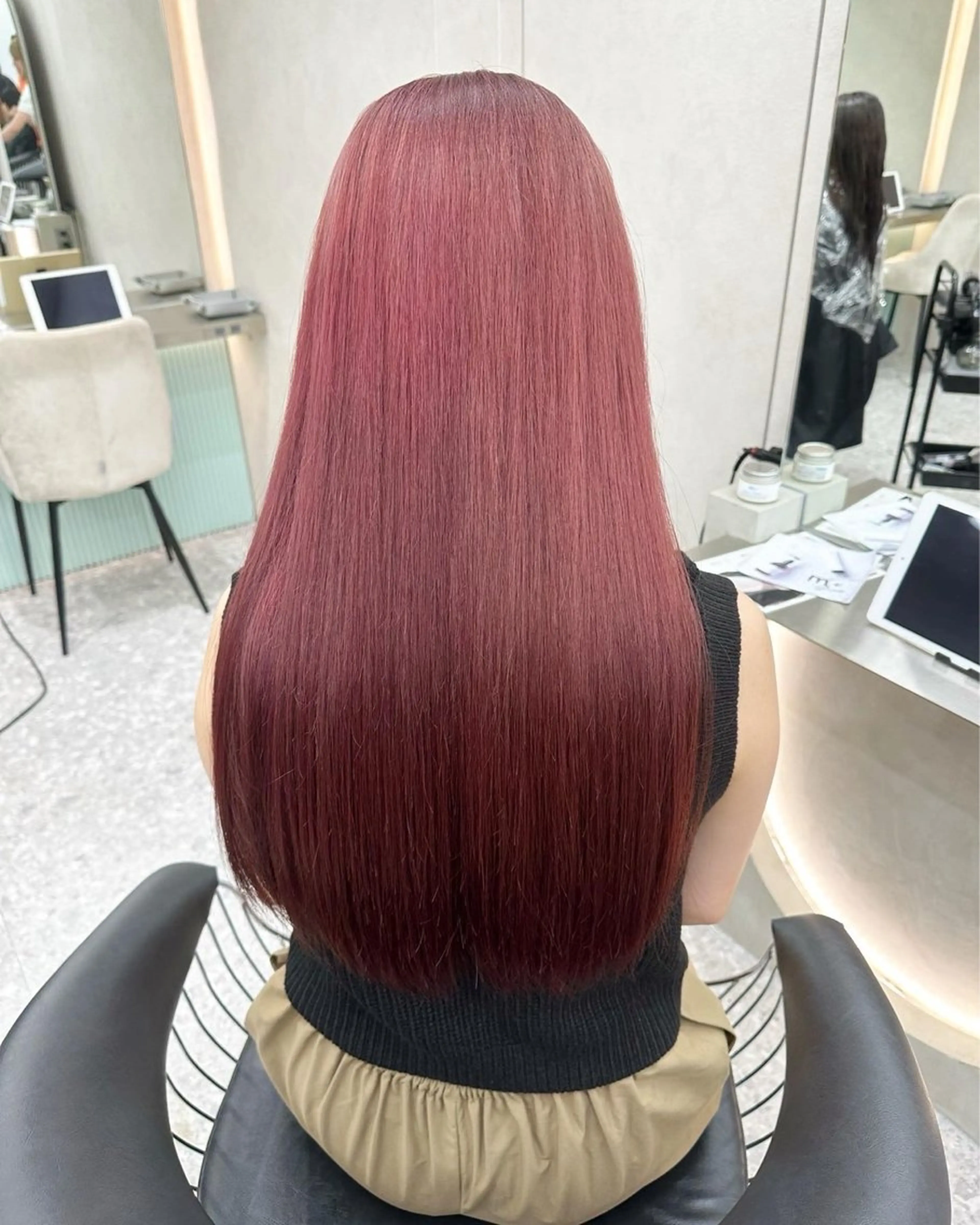 ロング カラー MOMOHA/ 🍑レイヤーカットのヘアスタイル