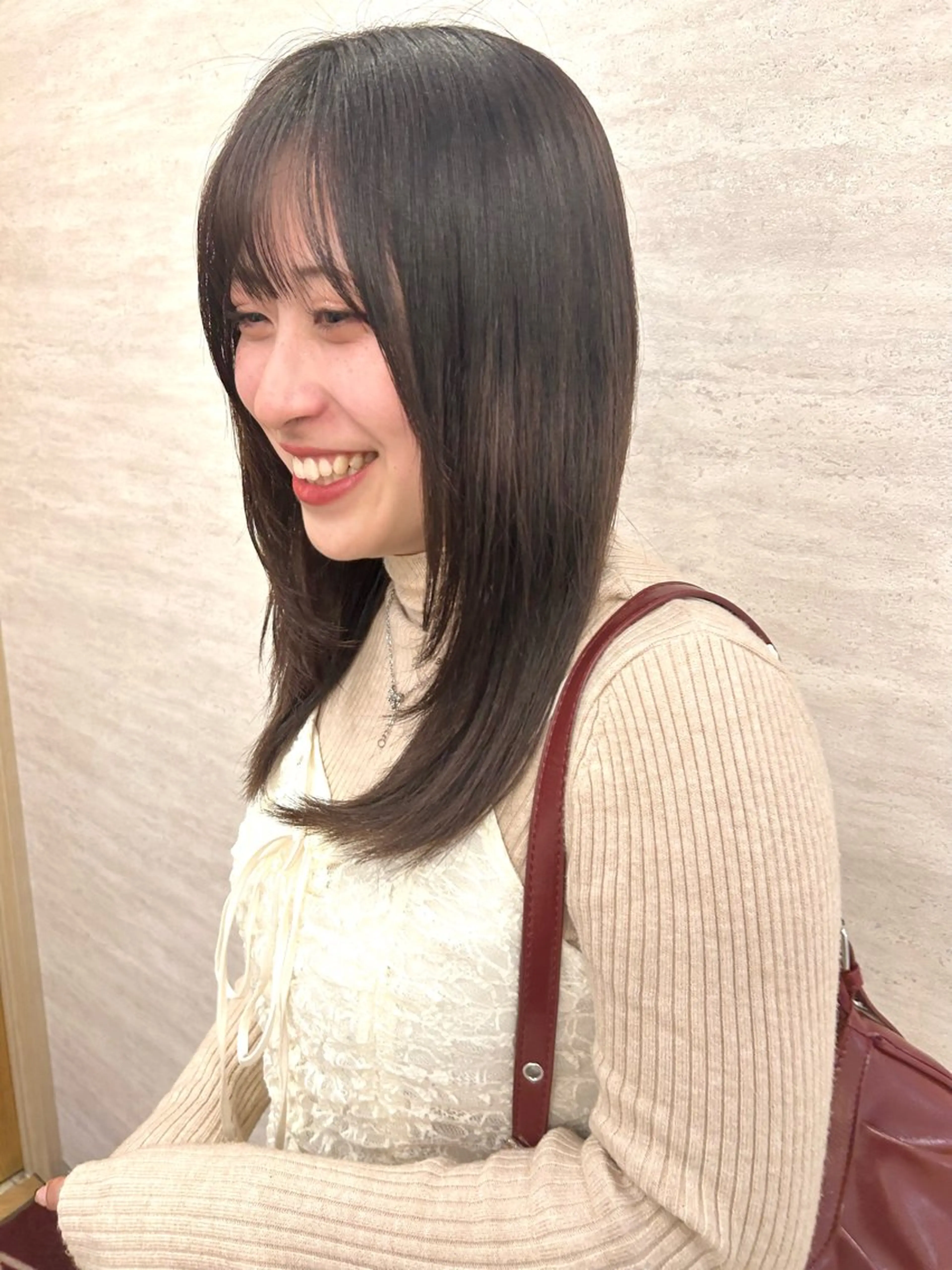 ミディアム カラー ブリーチ 透明感カラー 児玉 りなのヘアスタイル