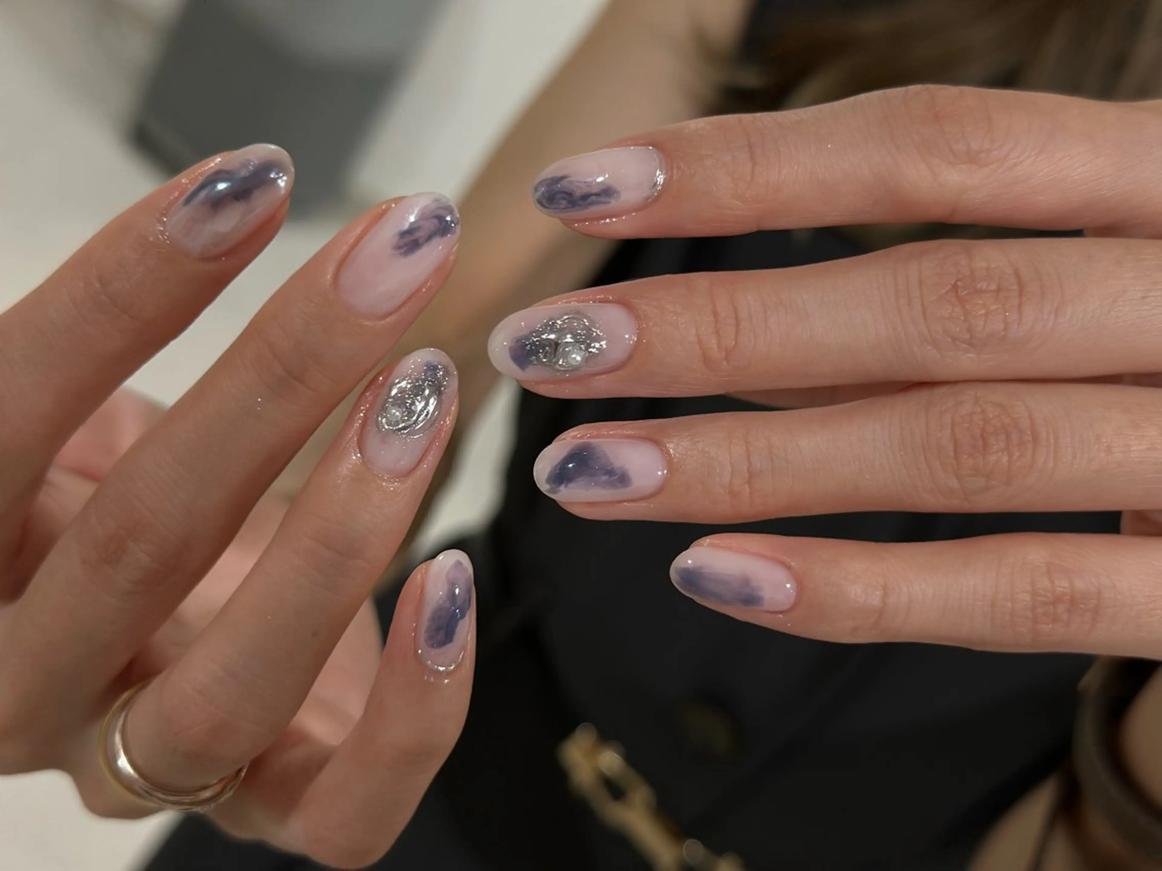 ネイル ブルー ジェルネイル ラメ(グリッター) ニュアンスネイル オフィスネイル ANOVA所属・ANOVA アノヴァのネイルデザイン