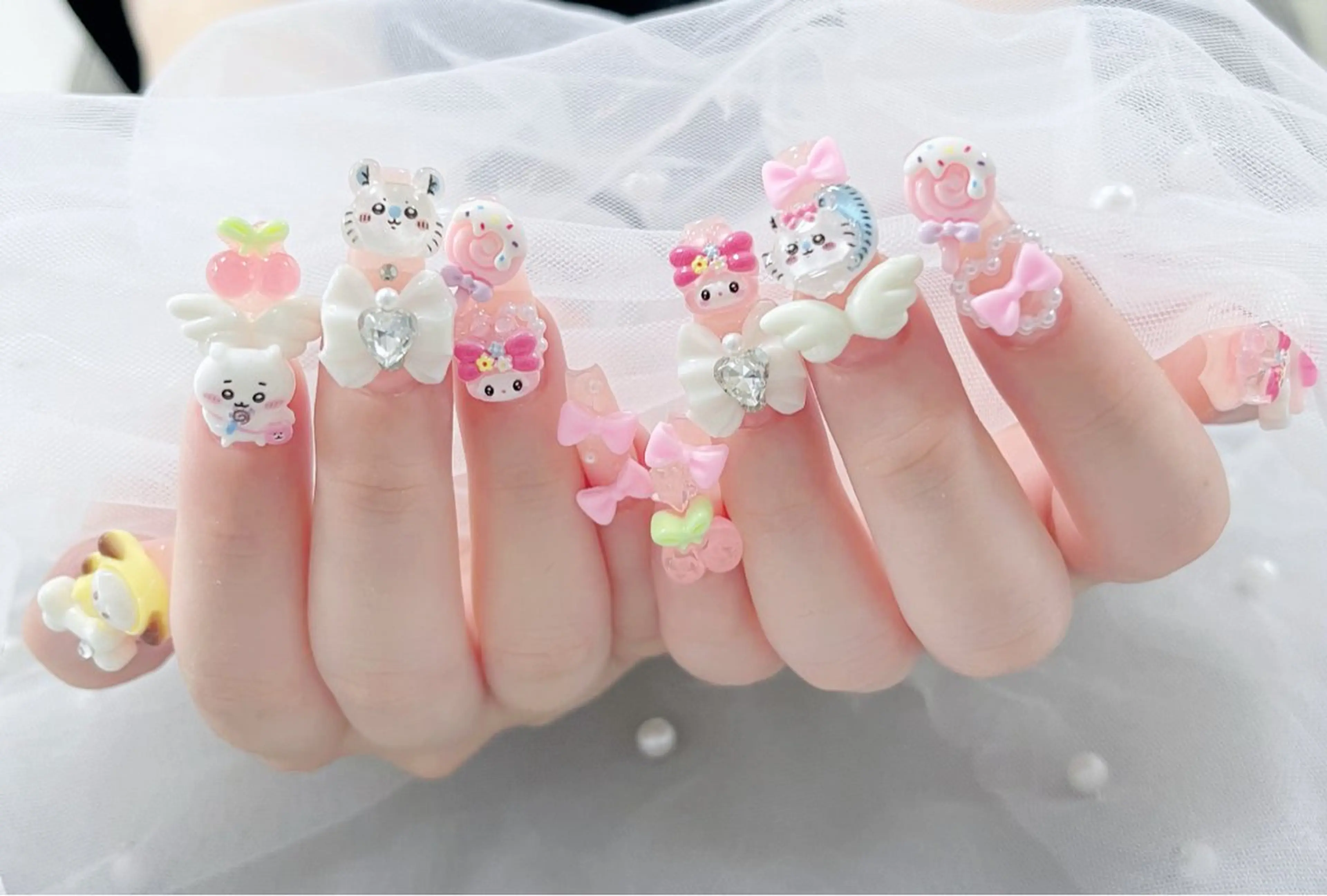 ネイル オーロラネイル クリアネイル フラッシュネイル ジェルネイル グラデーション ZUZU AMEE NAILのネイルデザイン