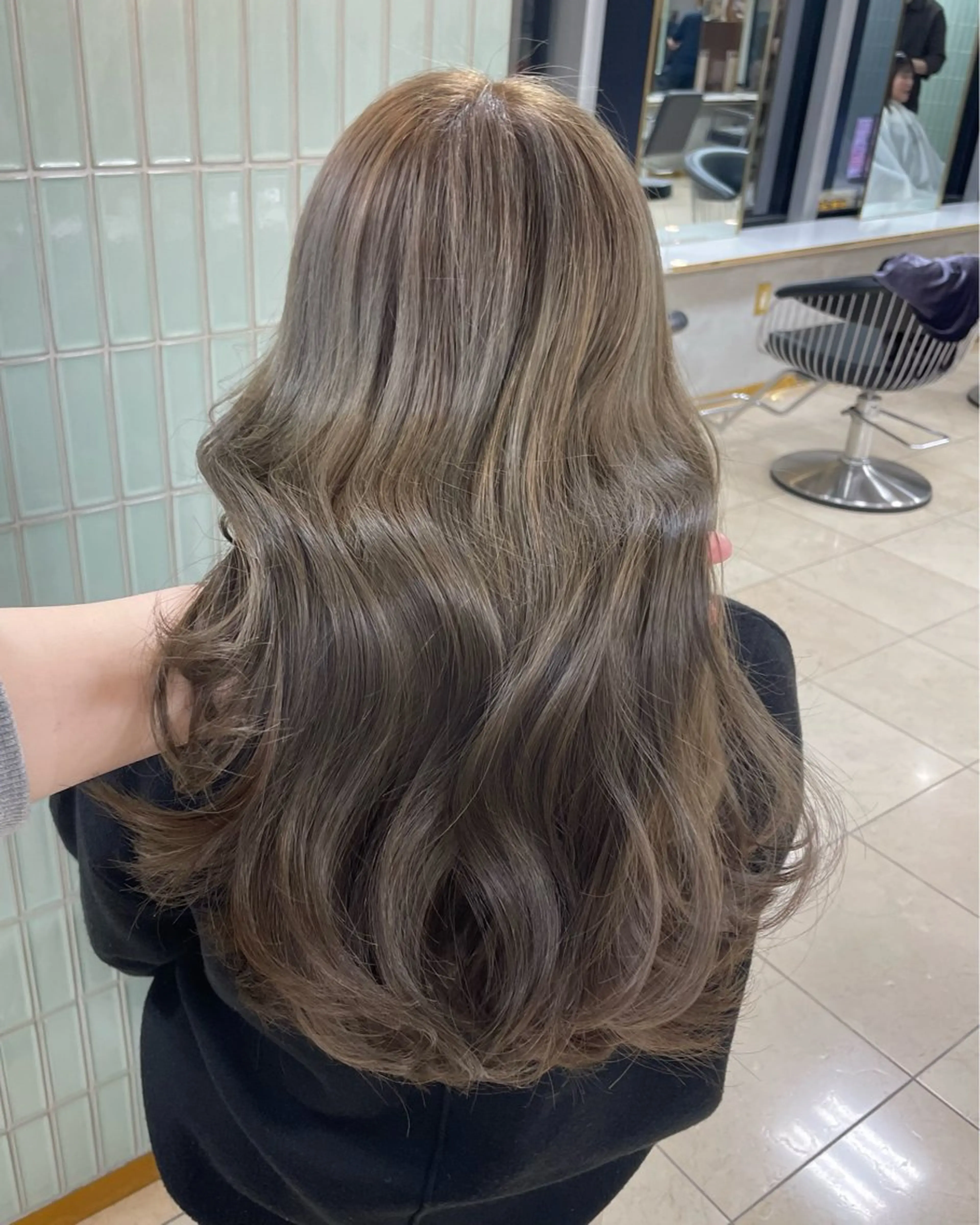 カラー オリーブカラー 八木 唯菜のヘアスタイル